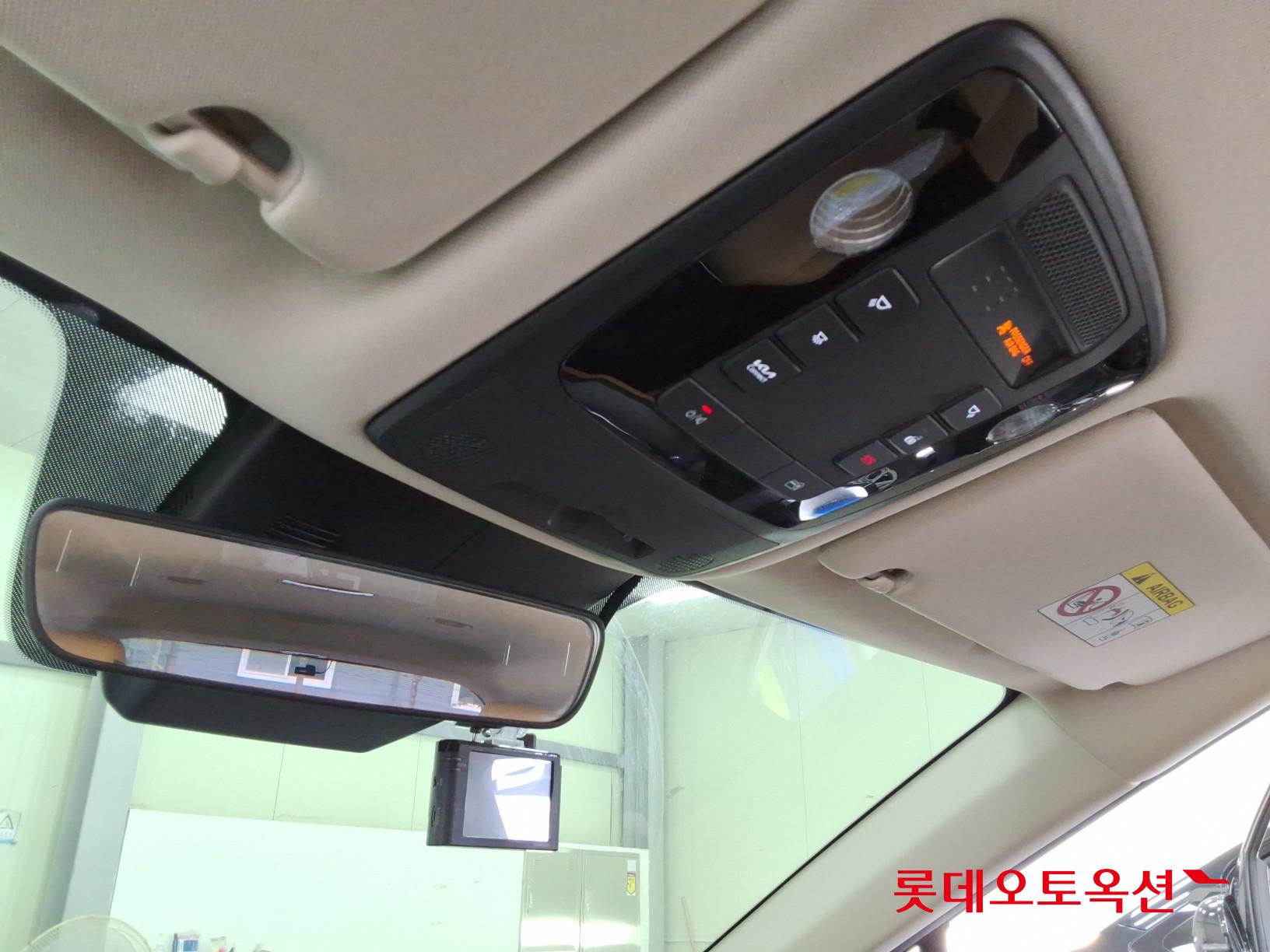 2022 - kia carnival