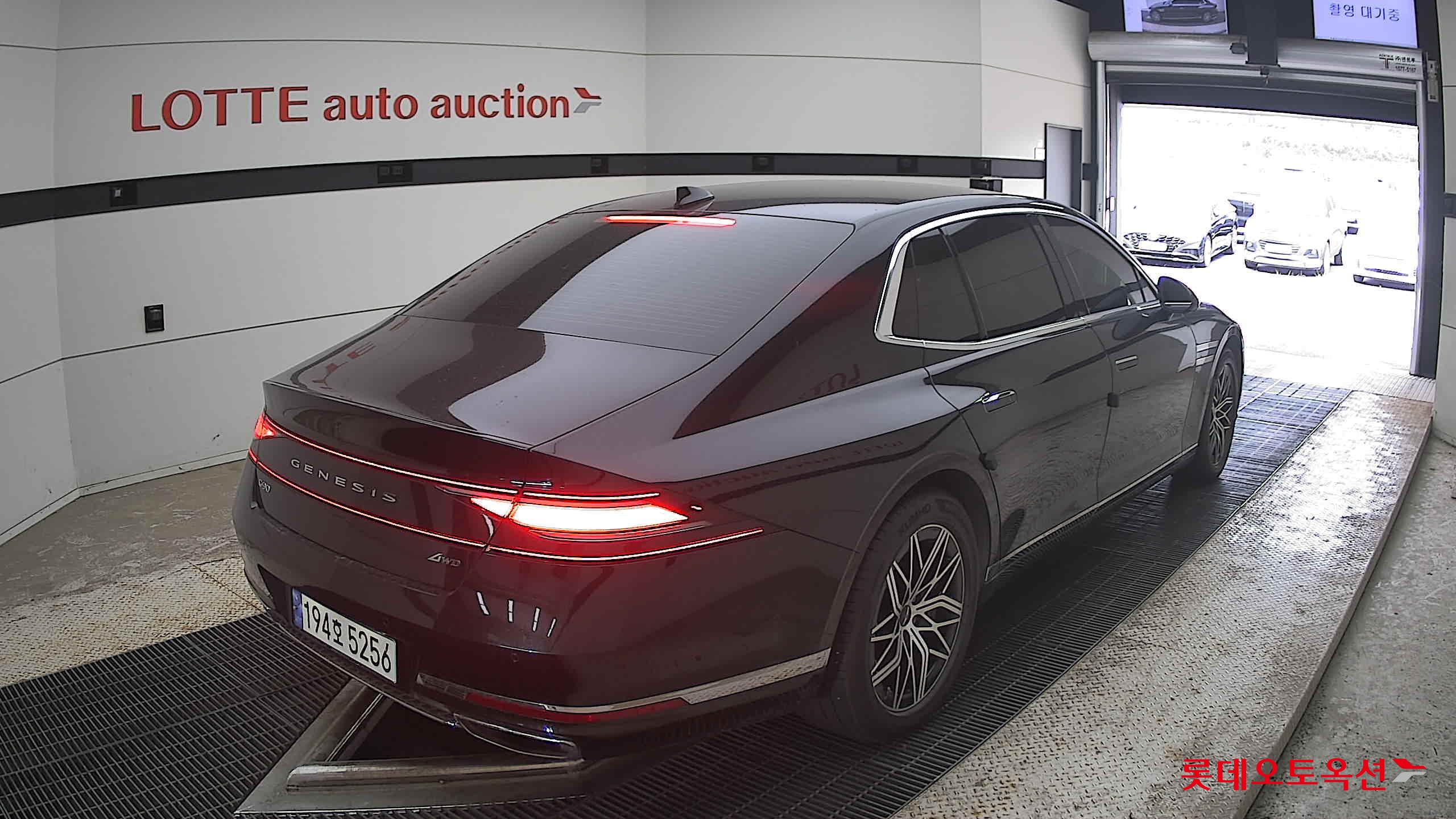 2022 - genesis g90