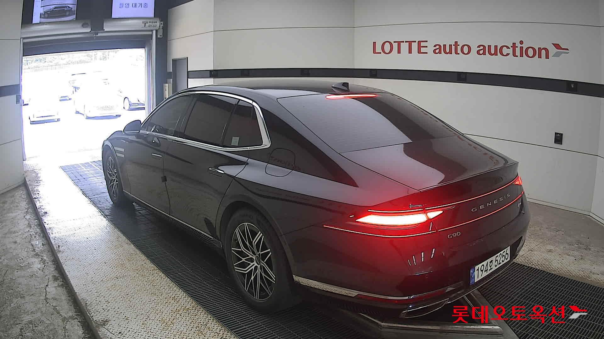 2022 - genesis g90
