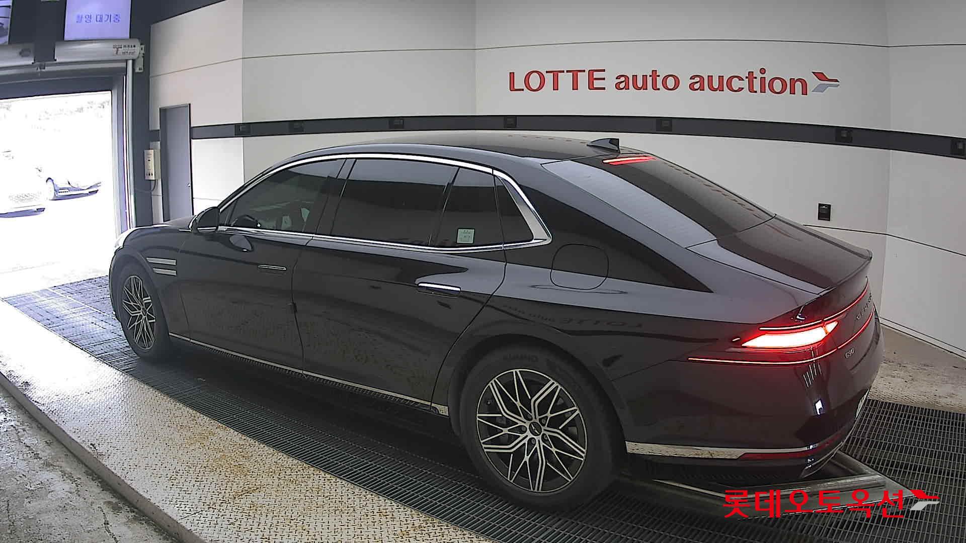2022 - genesis g90