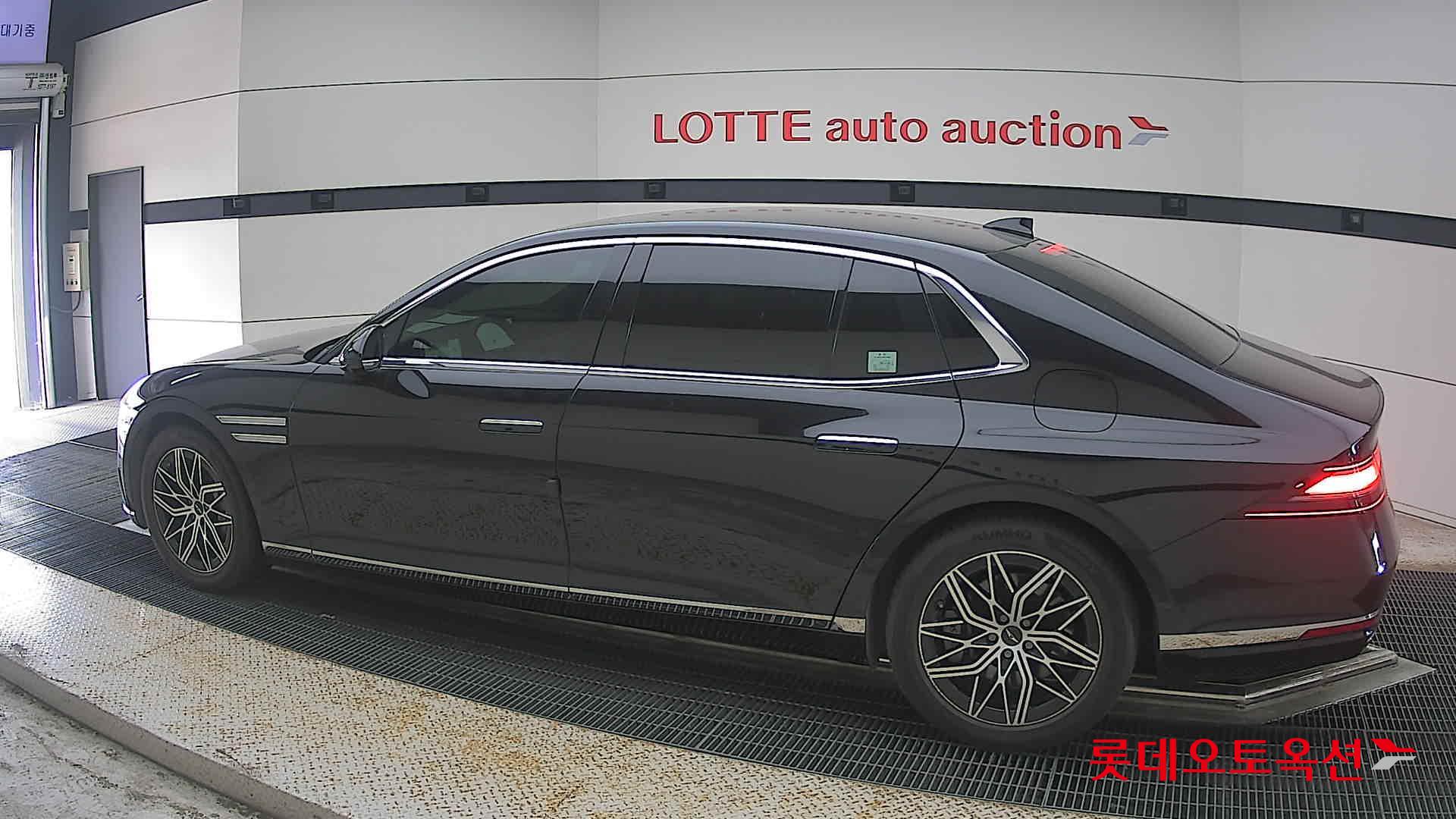 2022 - genesis g90