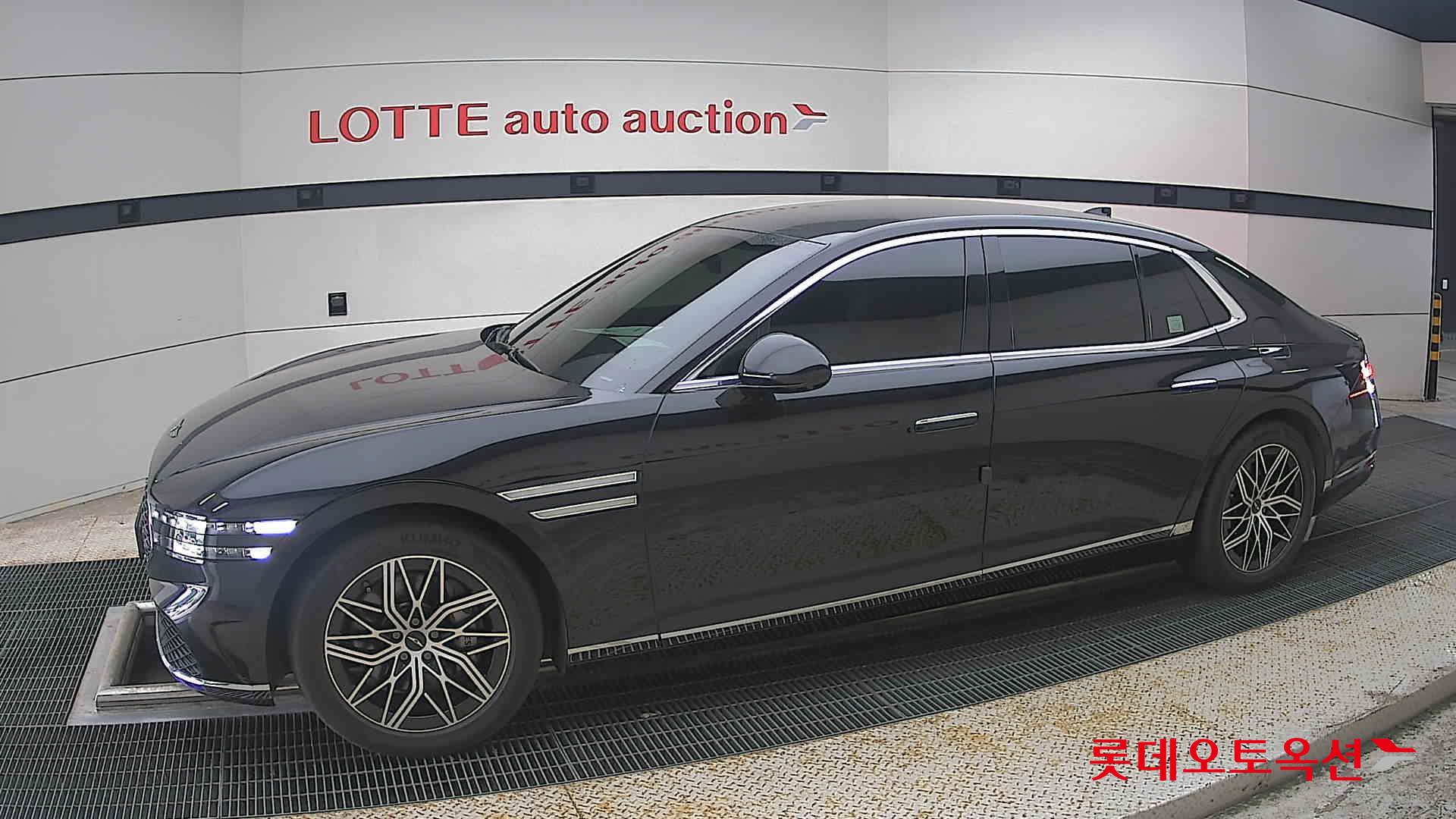 2022 - genesis g90