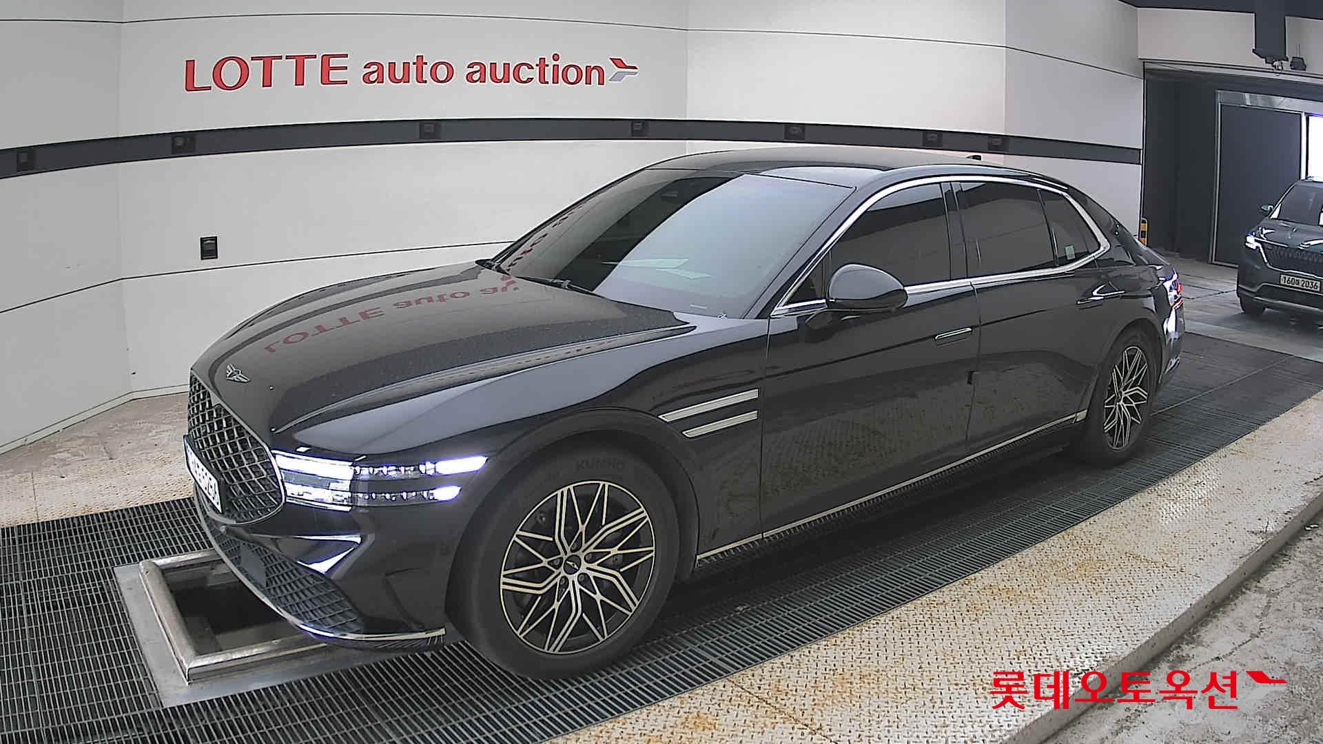 2022 - genesis g90