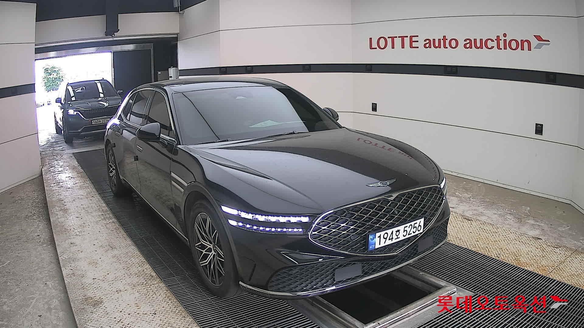 2022 - genesis g90