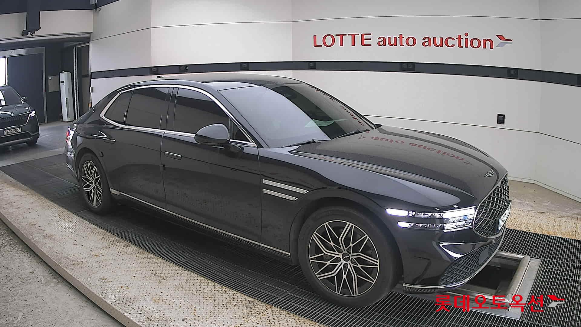 2022 - genesis g90