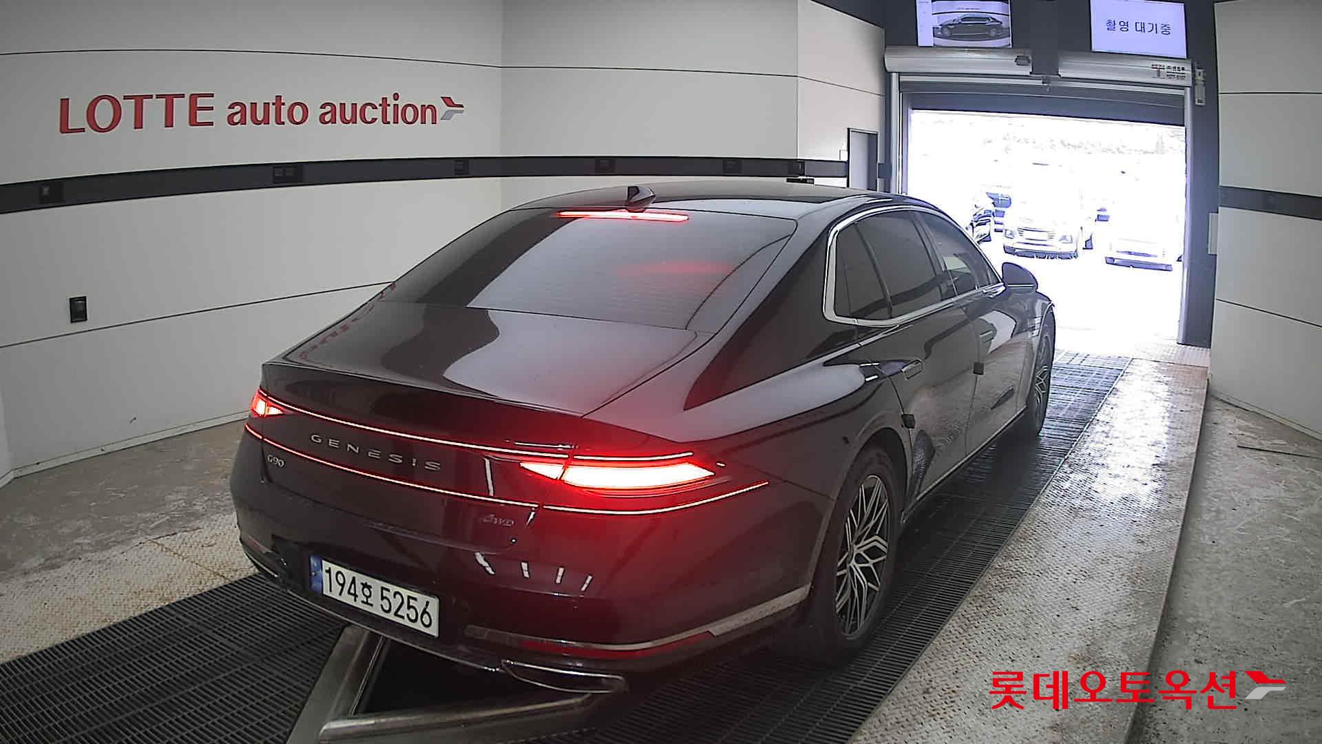 2022 - genesis g90