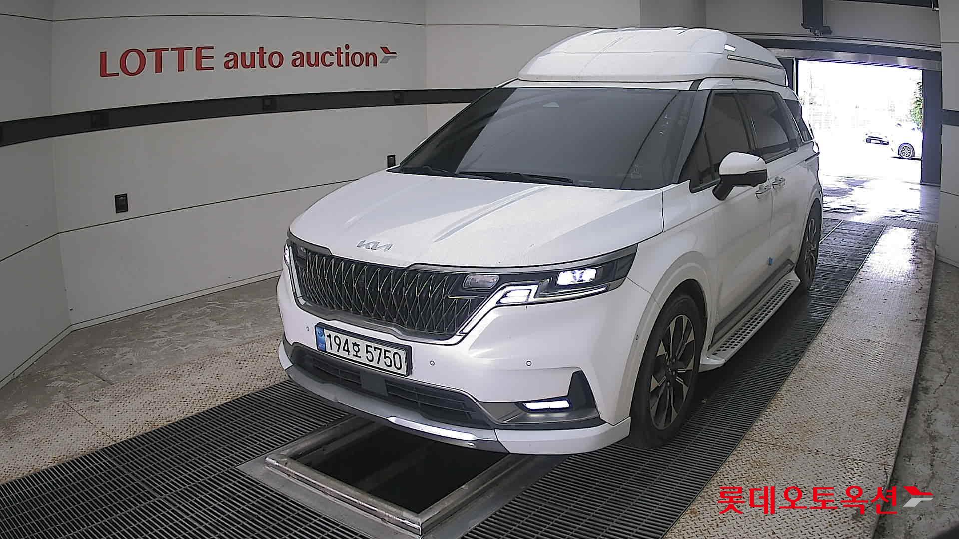 2023 - kia carnival