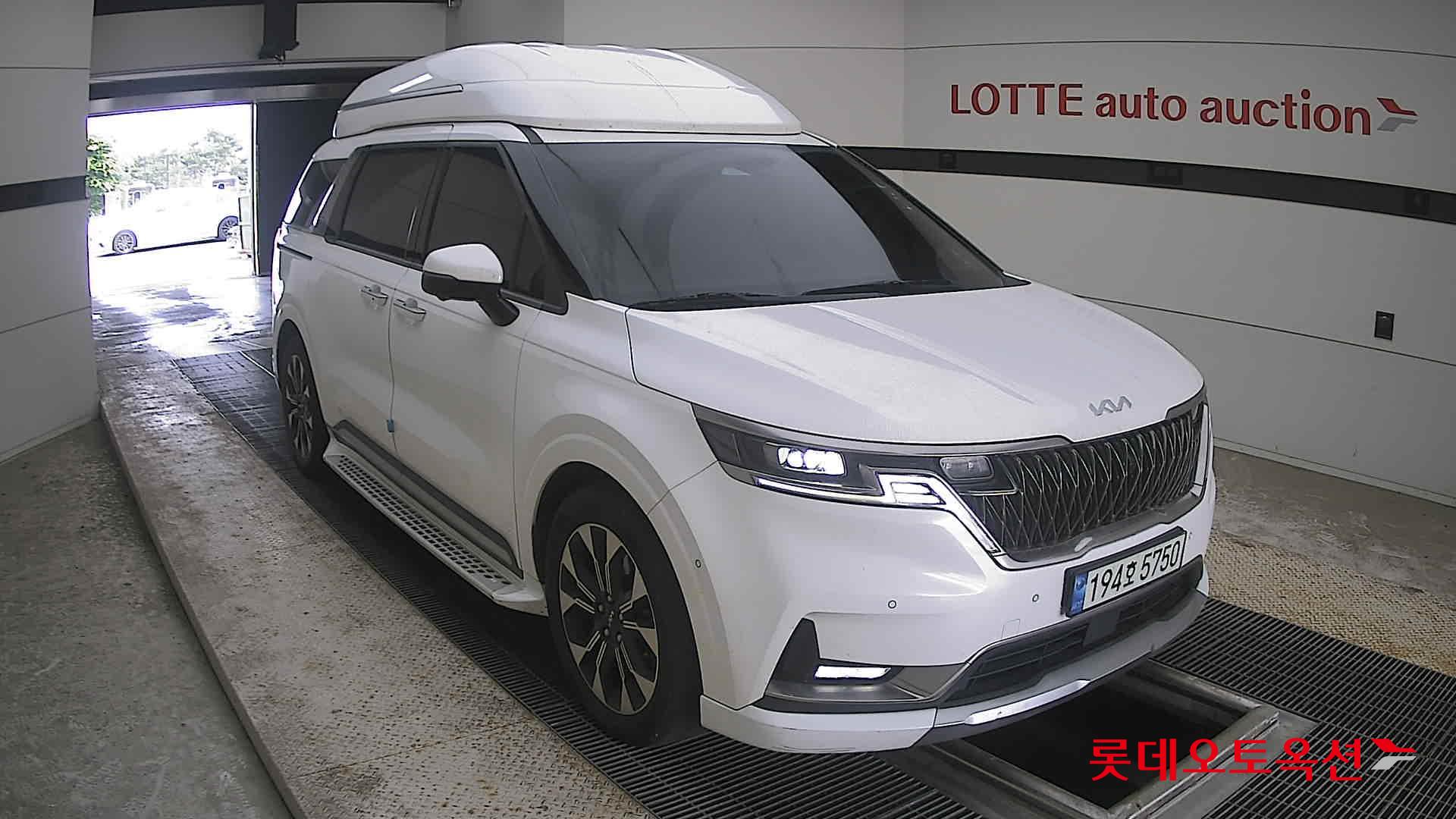 2023 - kia carnival
