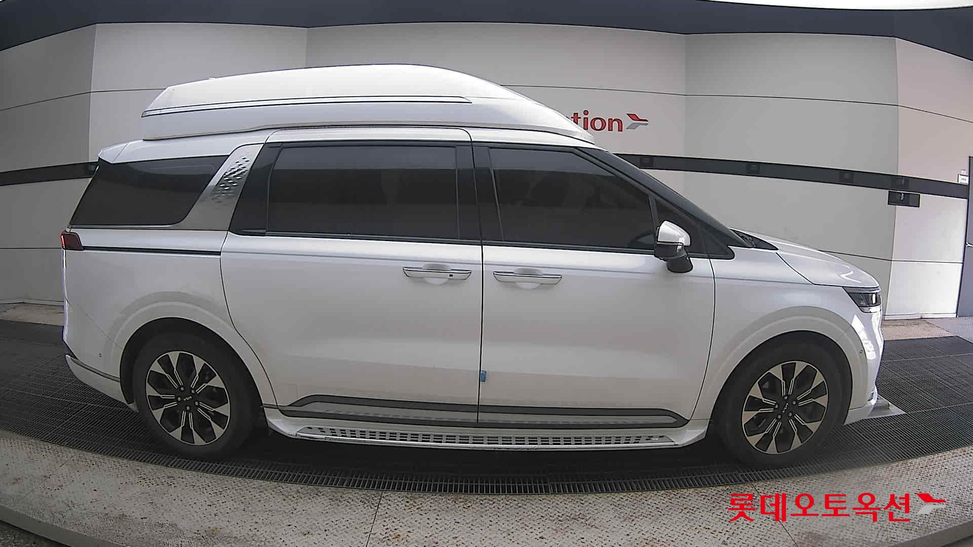2023 - kia carnival