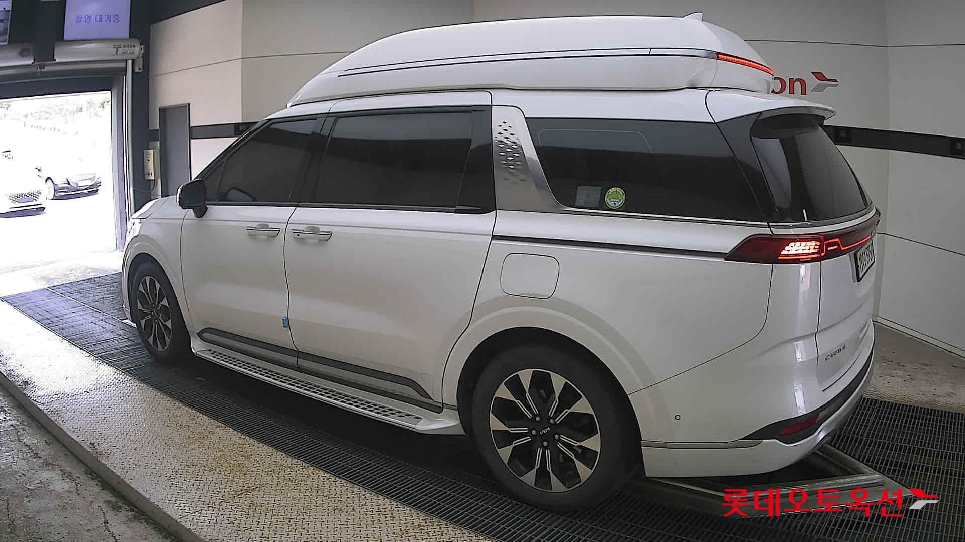 2023 - kia carnival