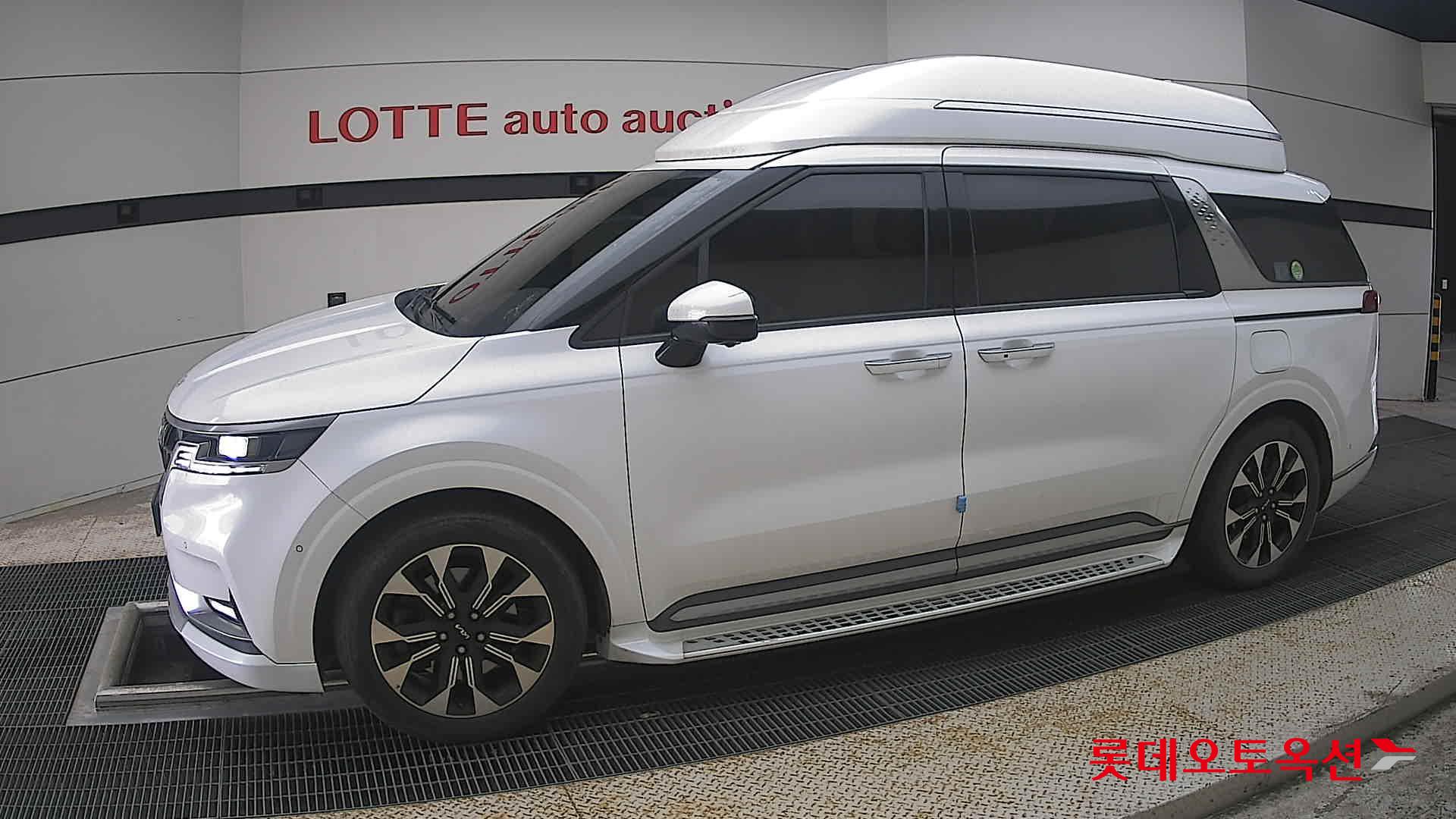 2023 - kia carnival