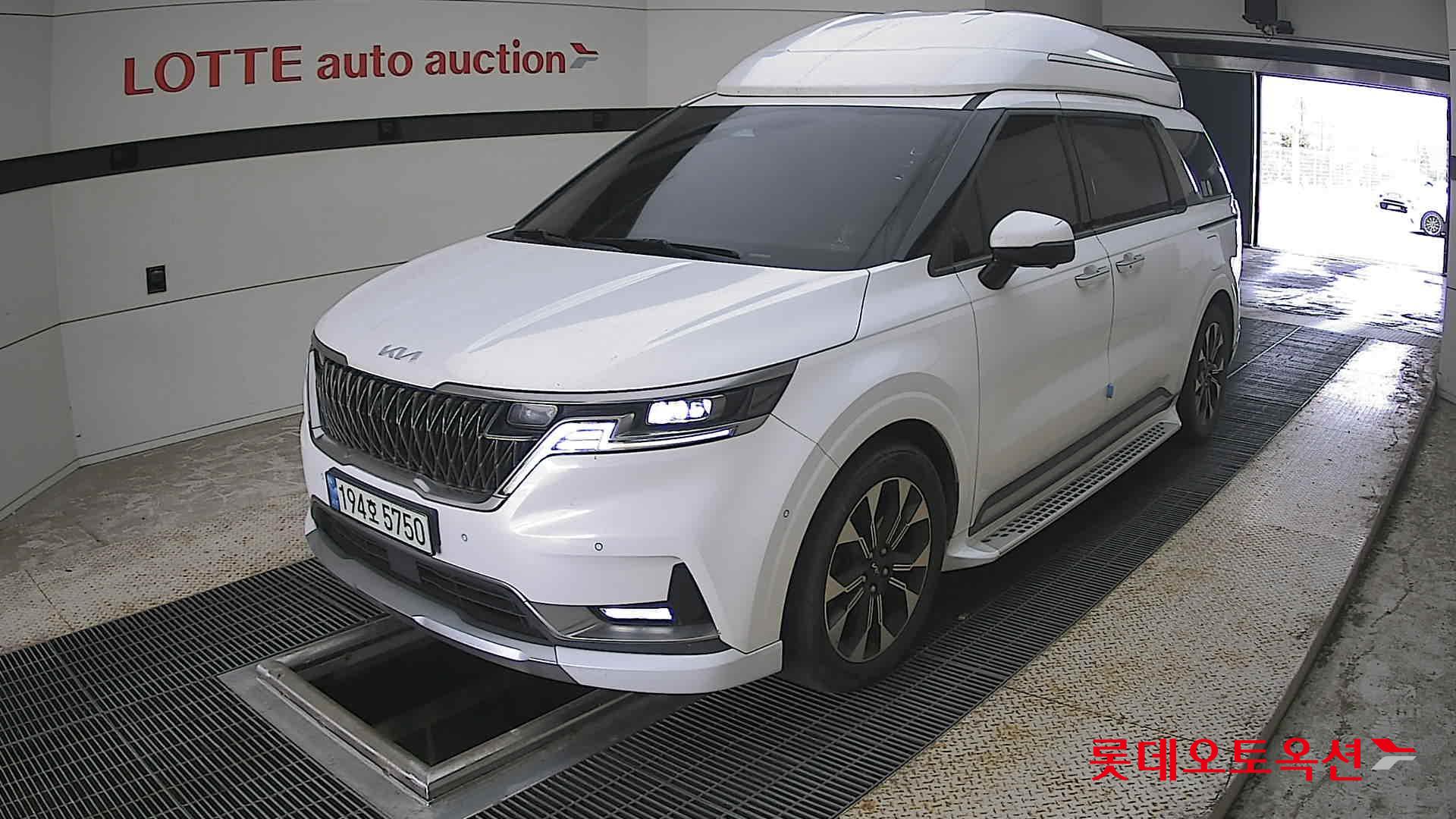 2023 - kia carnival