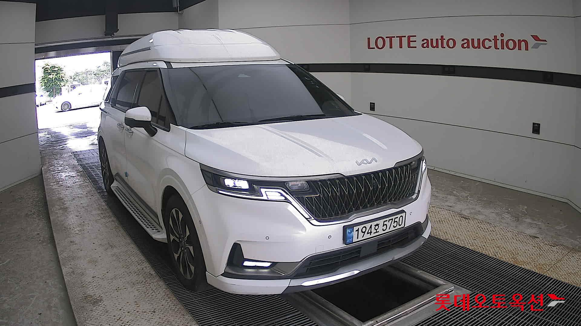 2023 - kia carnival