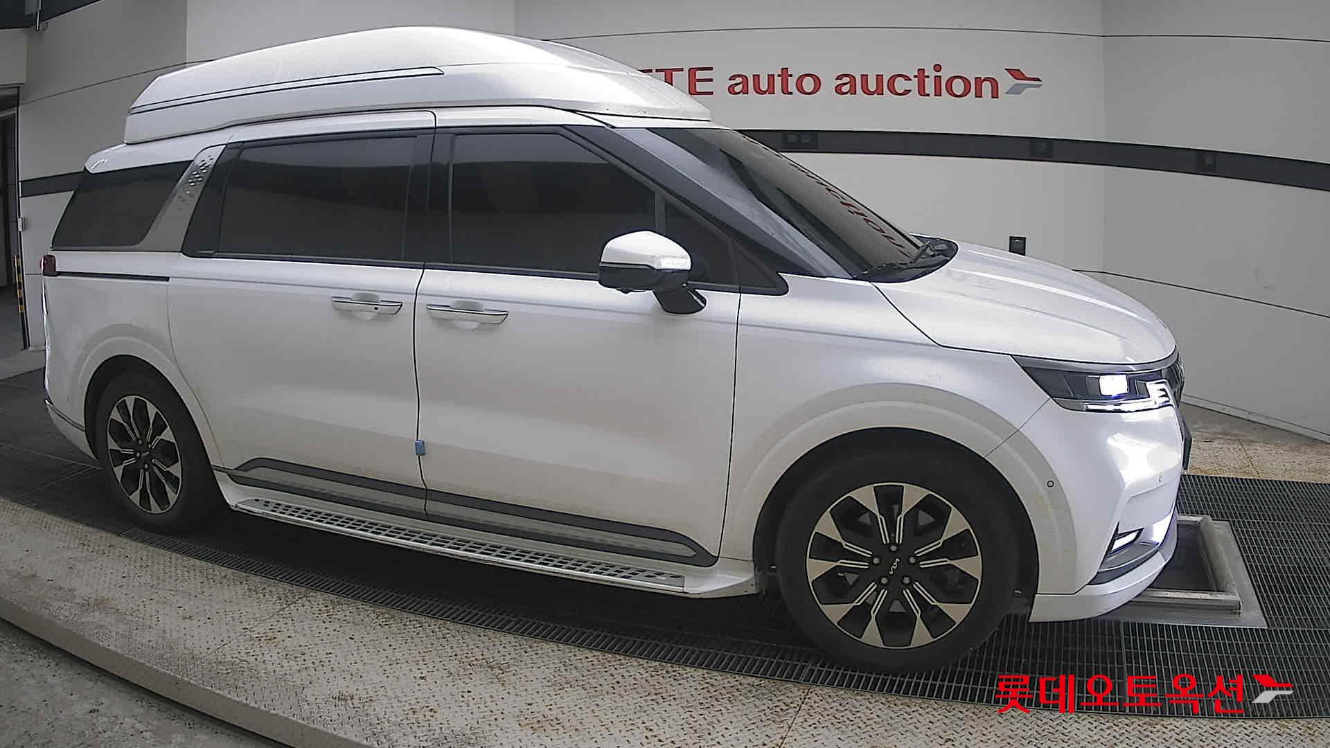 2023 - kia carnival