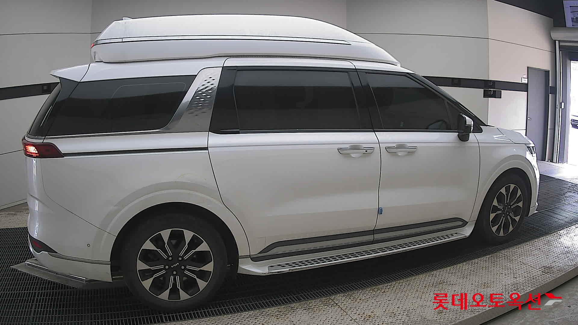 2023 - kia carnival