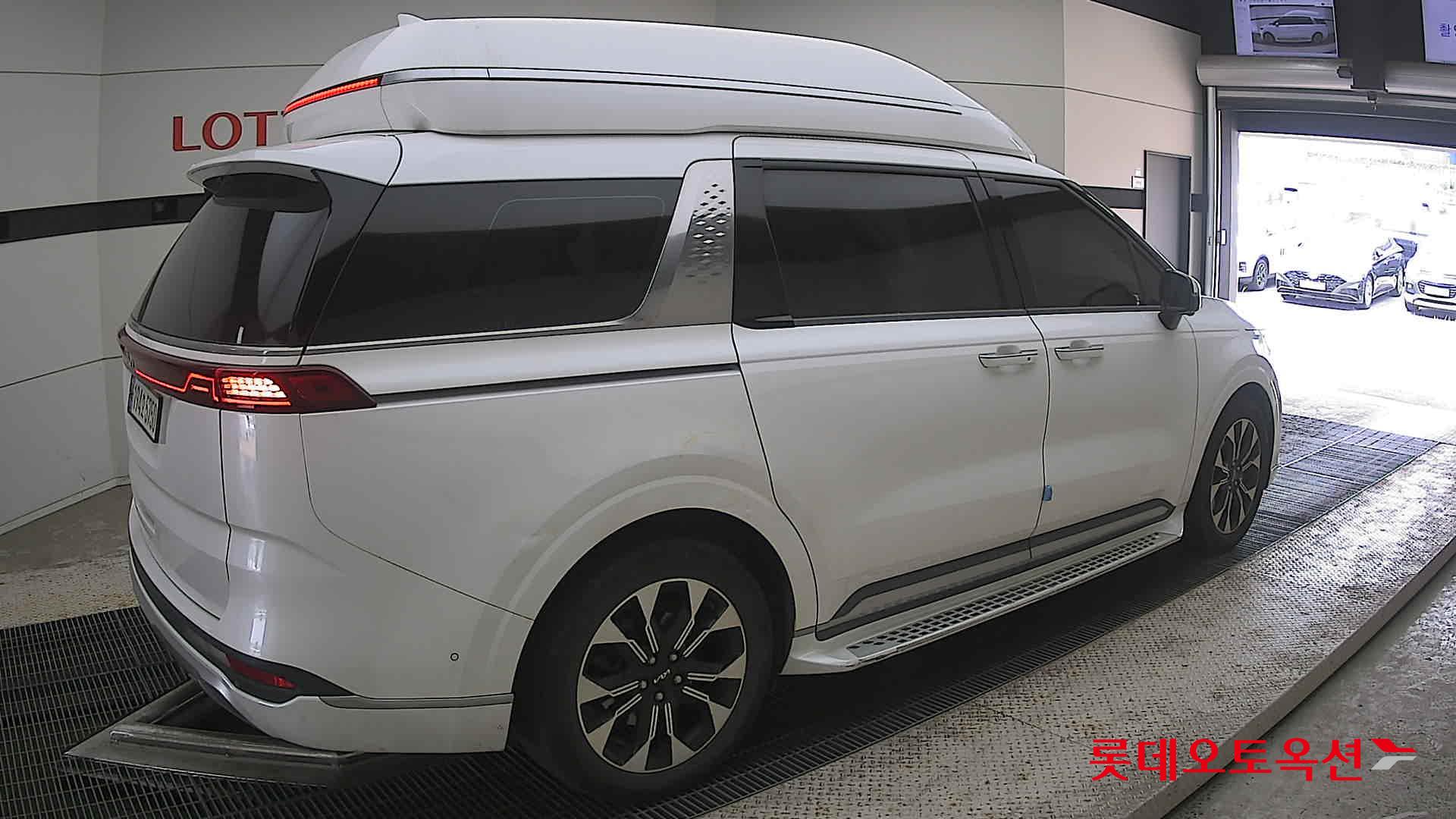 2023 - kia carnival