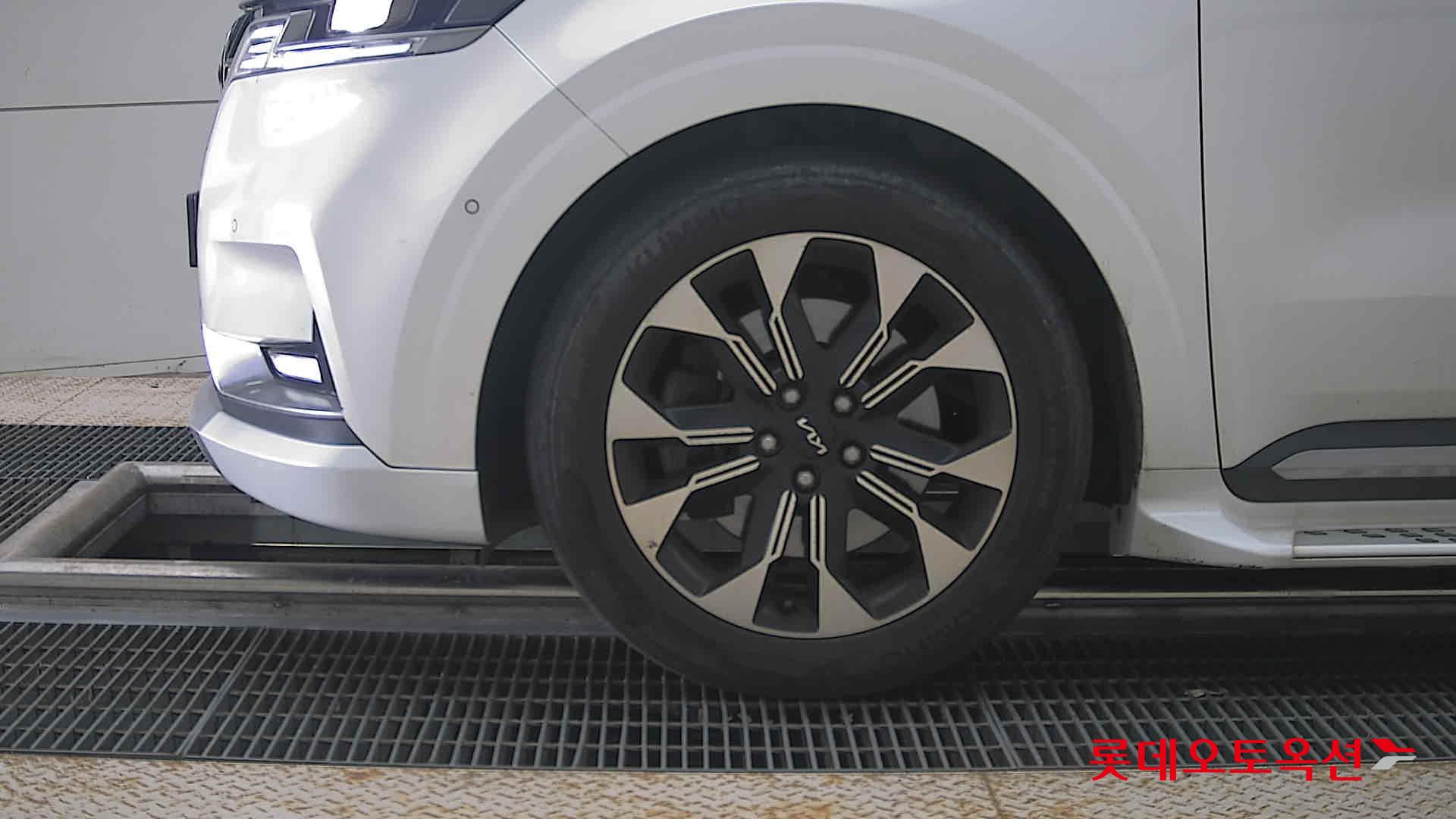 2023 - kia carnival