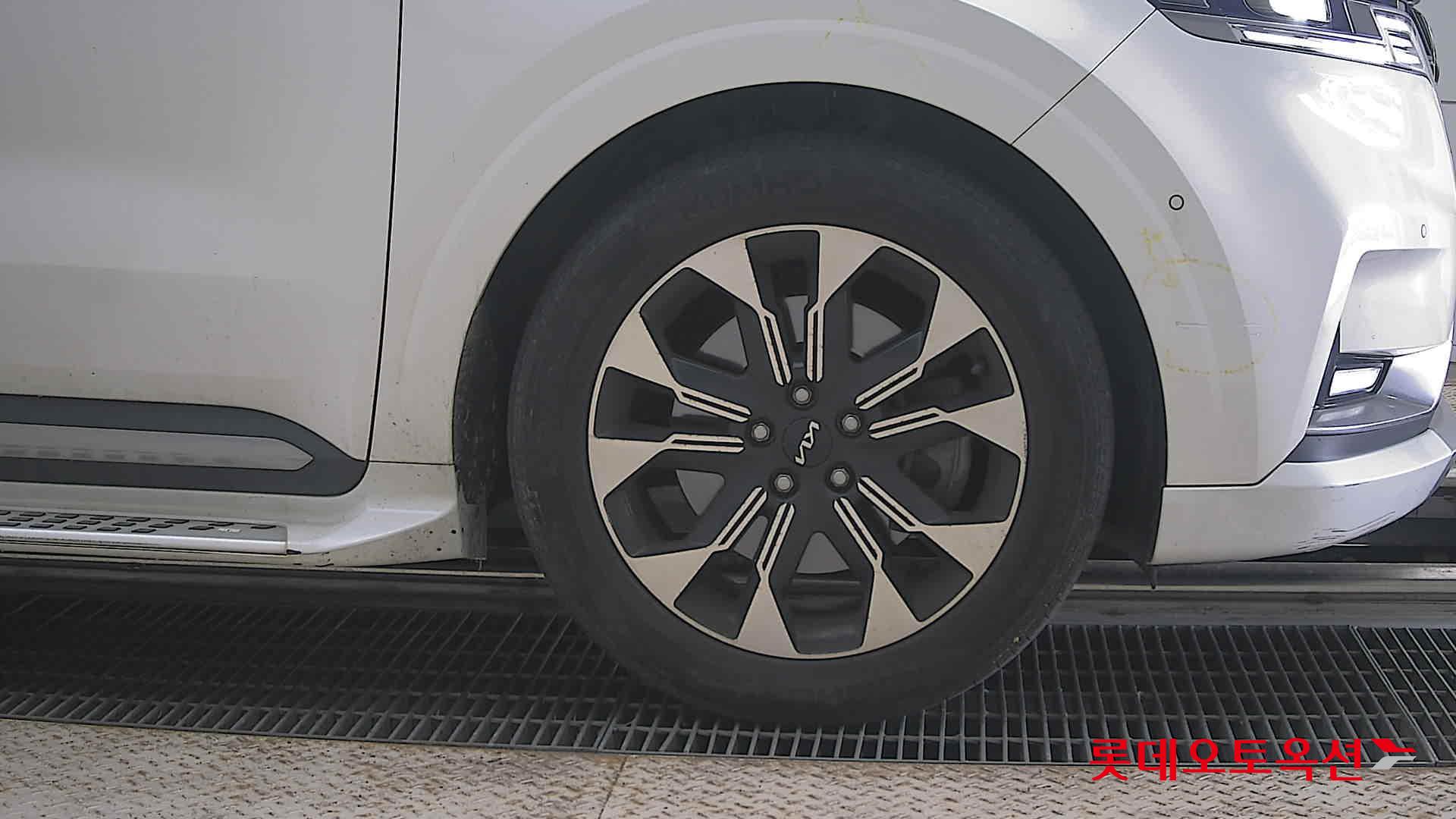 2023 - kia carnival
