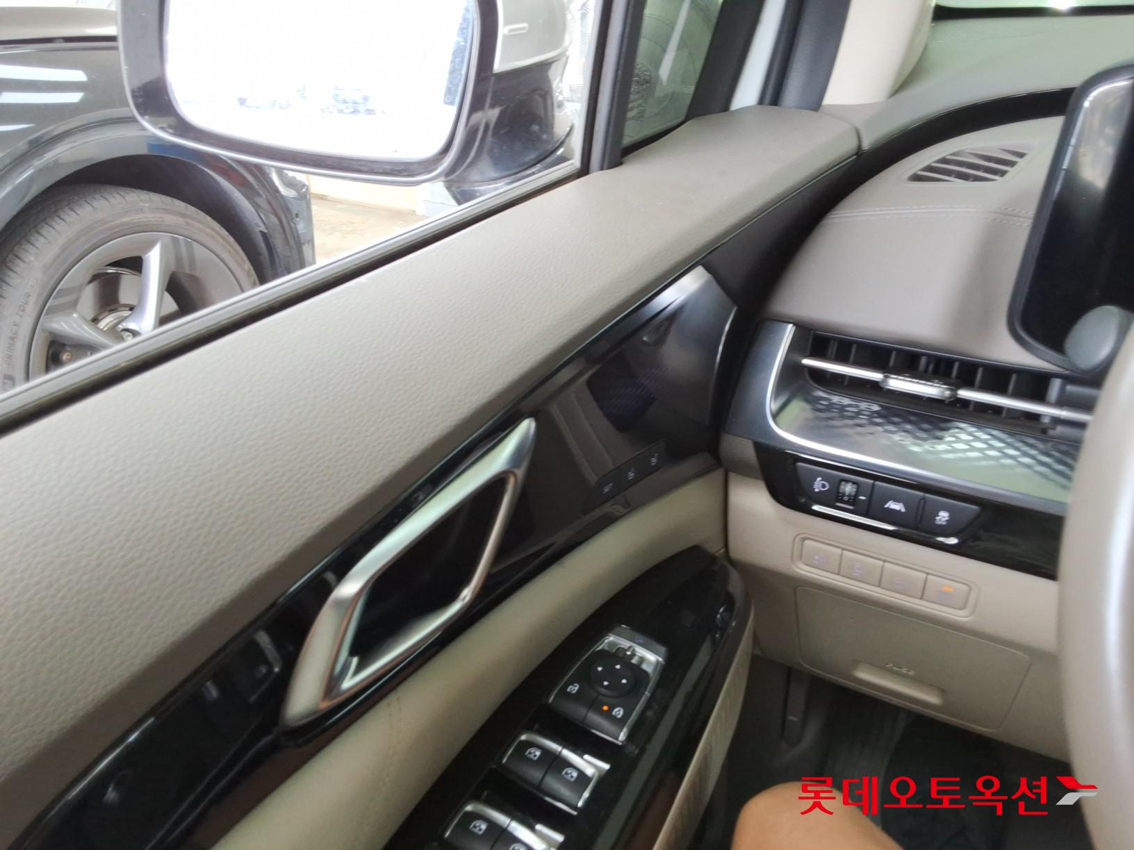 2023 - kia carnival