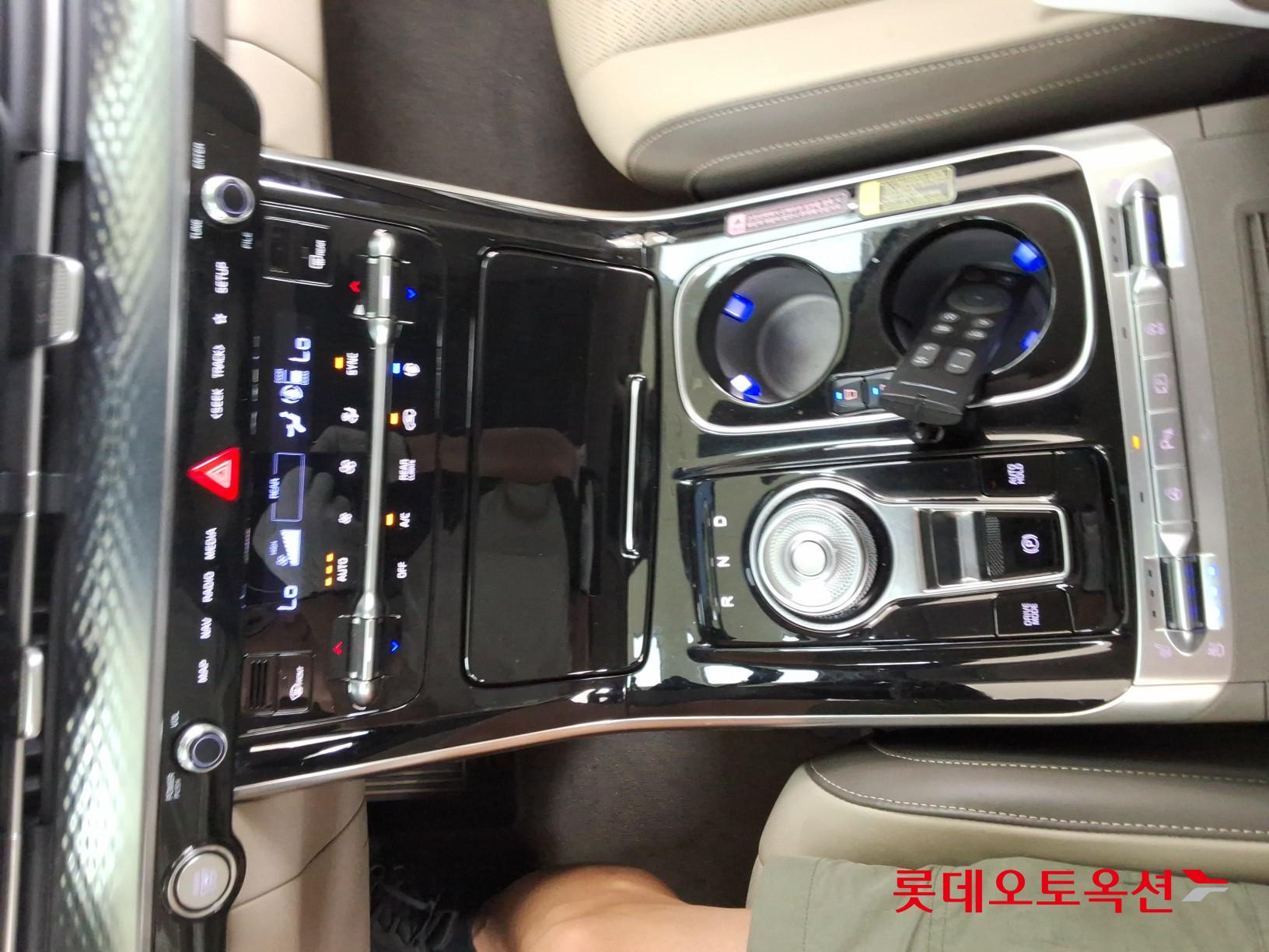2023 - kia carnival