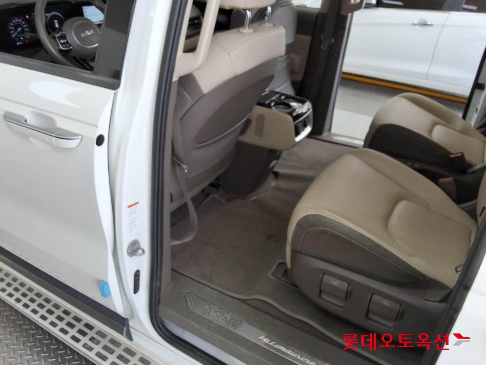 2023 - kia carnival