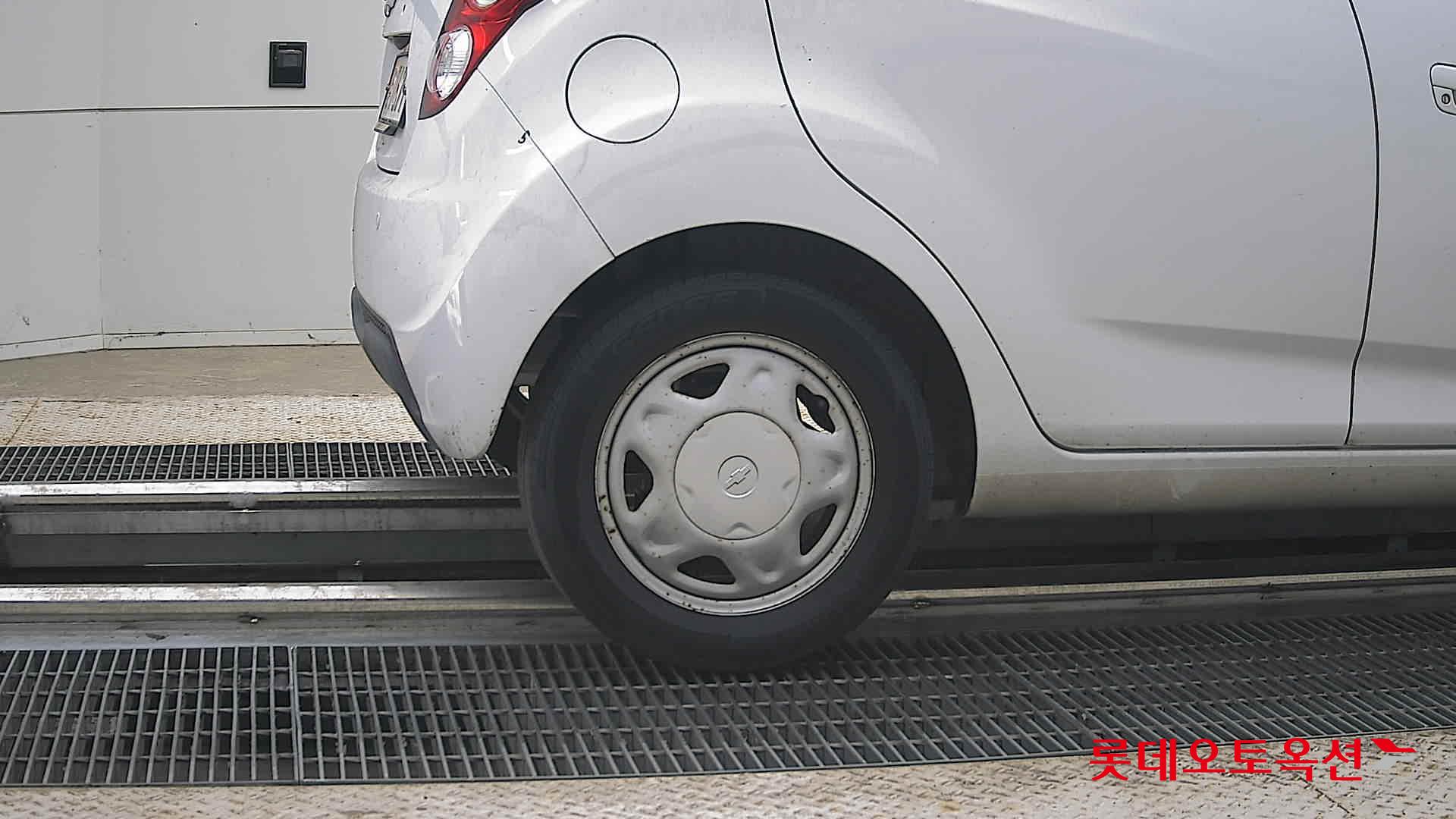 2015 - chevrolet spark