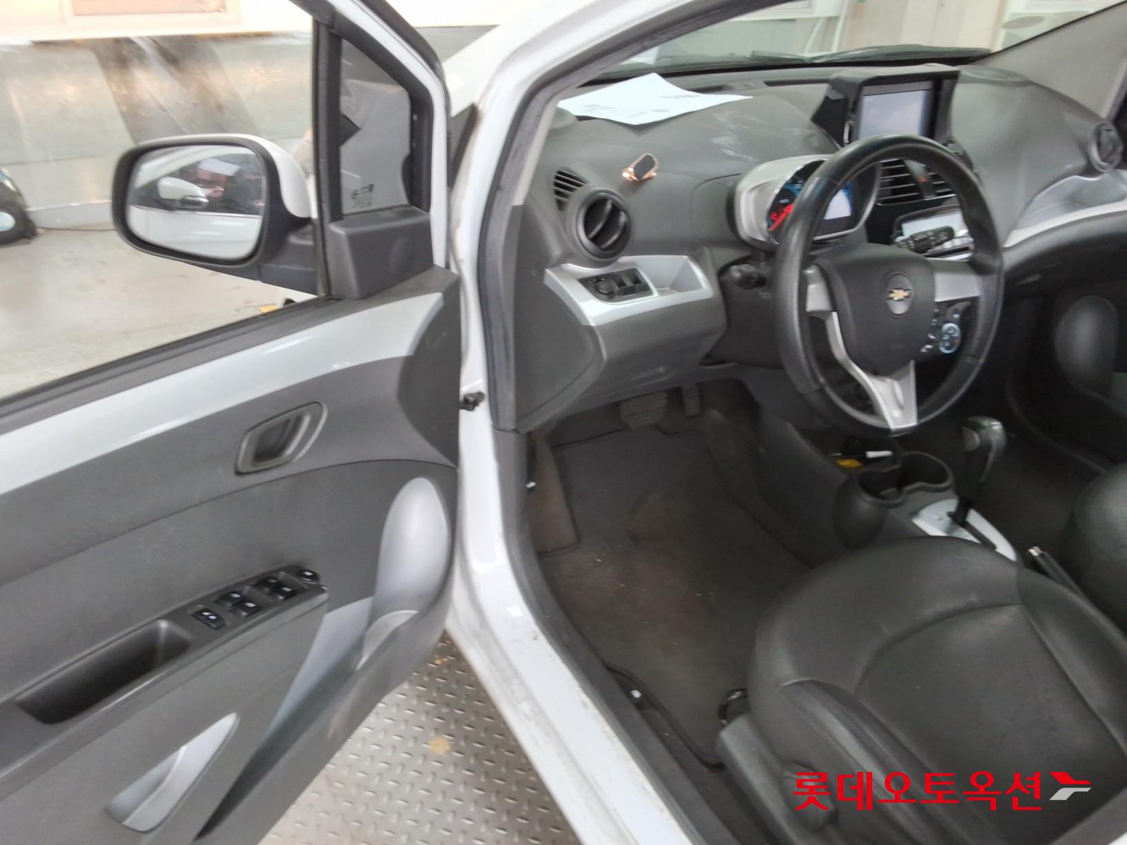 2015 - chevrolet spark