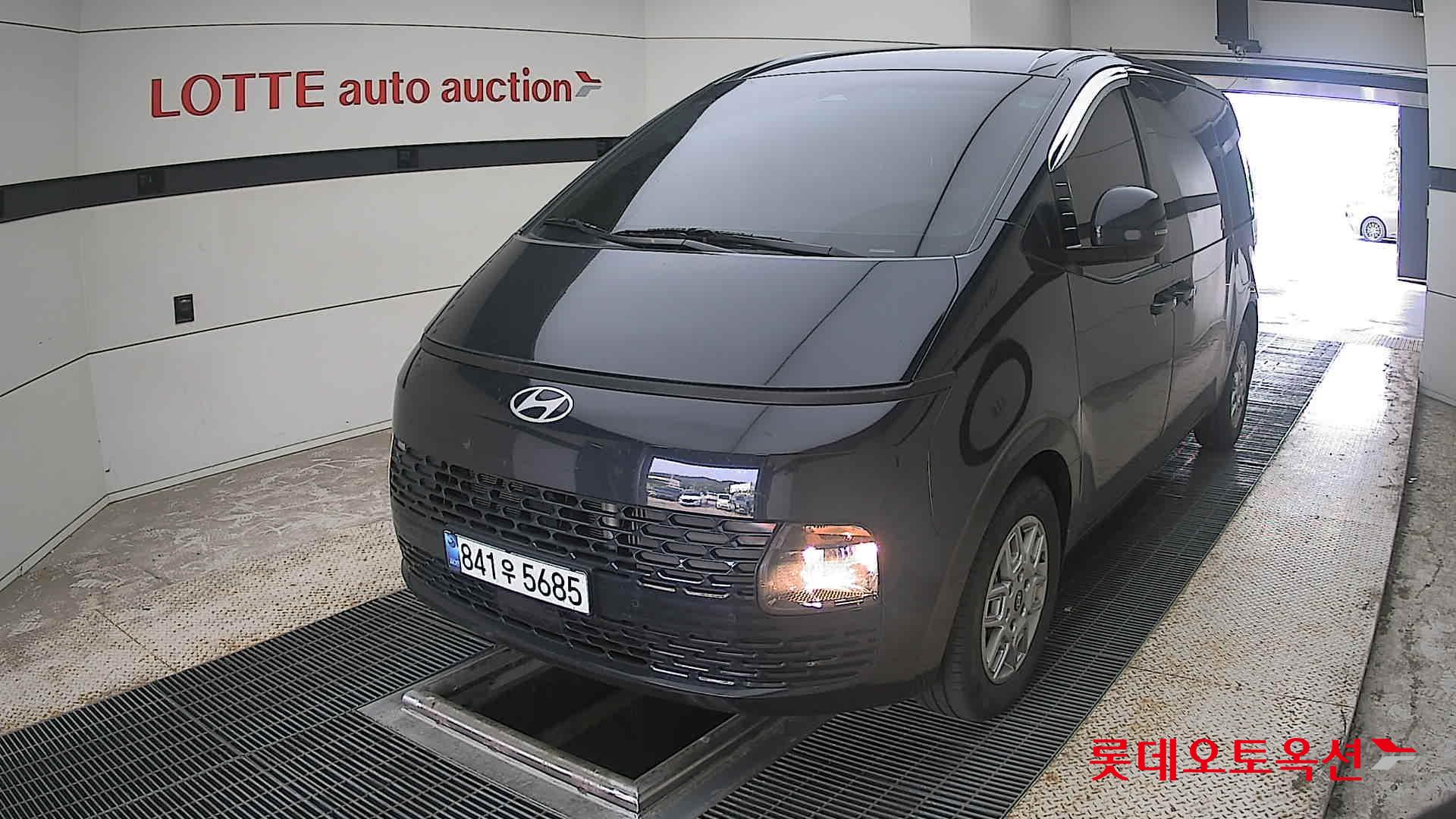 2025 - hyundai staria