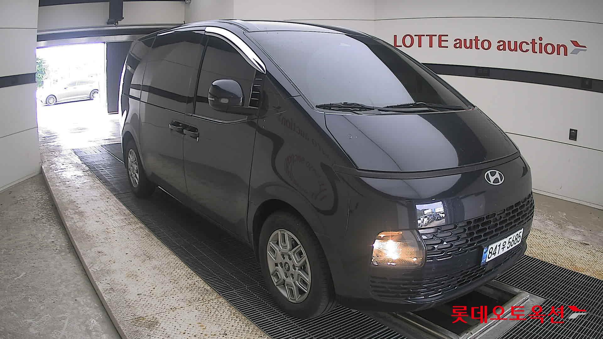 2025 - hyundai staria