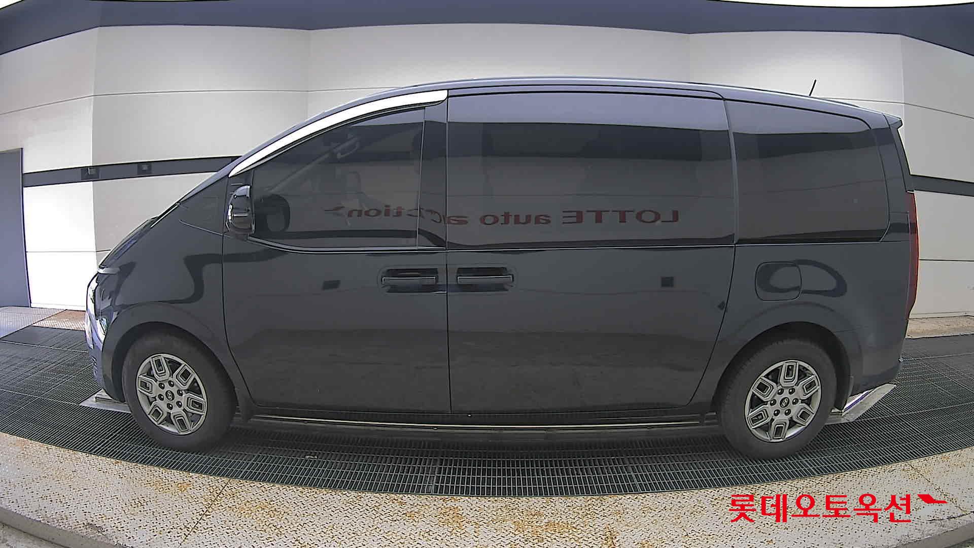 2025 - hyundai staria