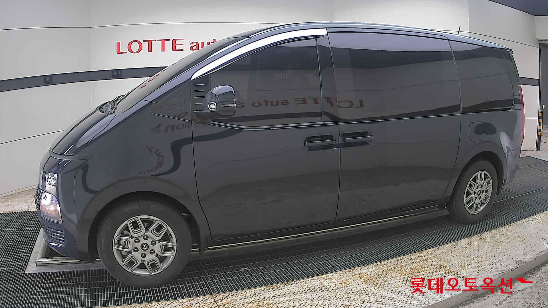 2025 - hyundai staria