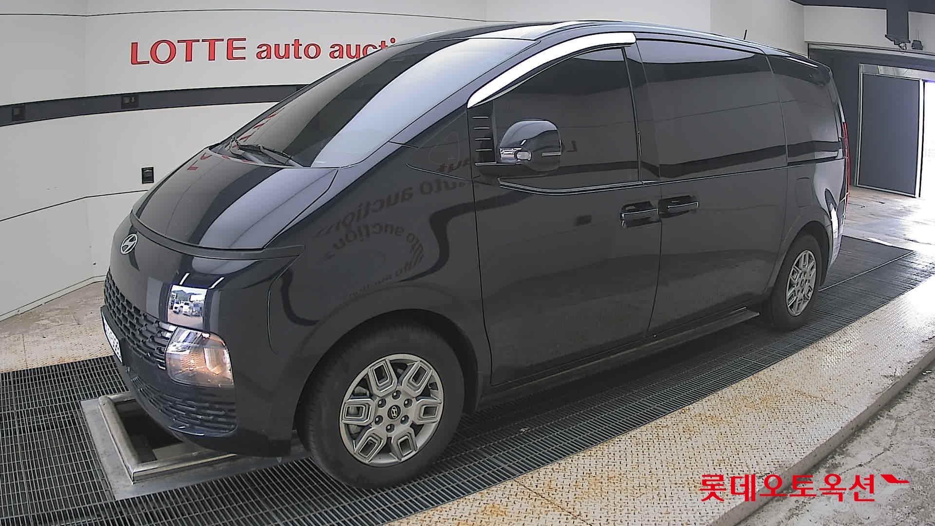 2025 - hyundai staria
