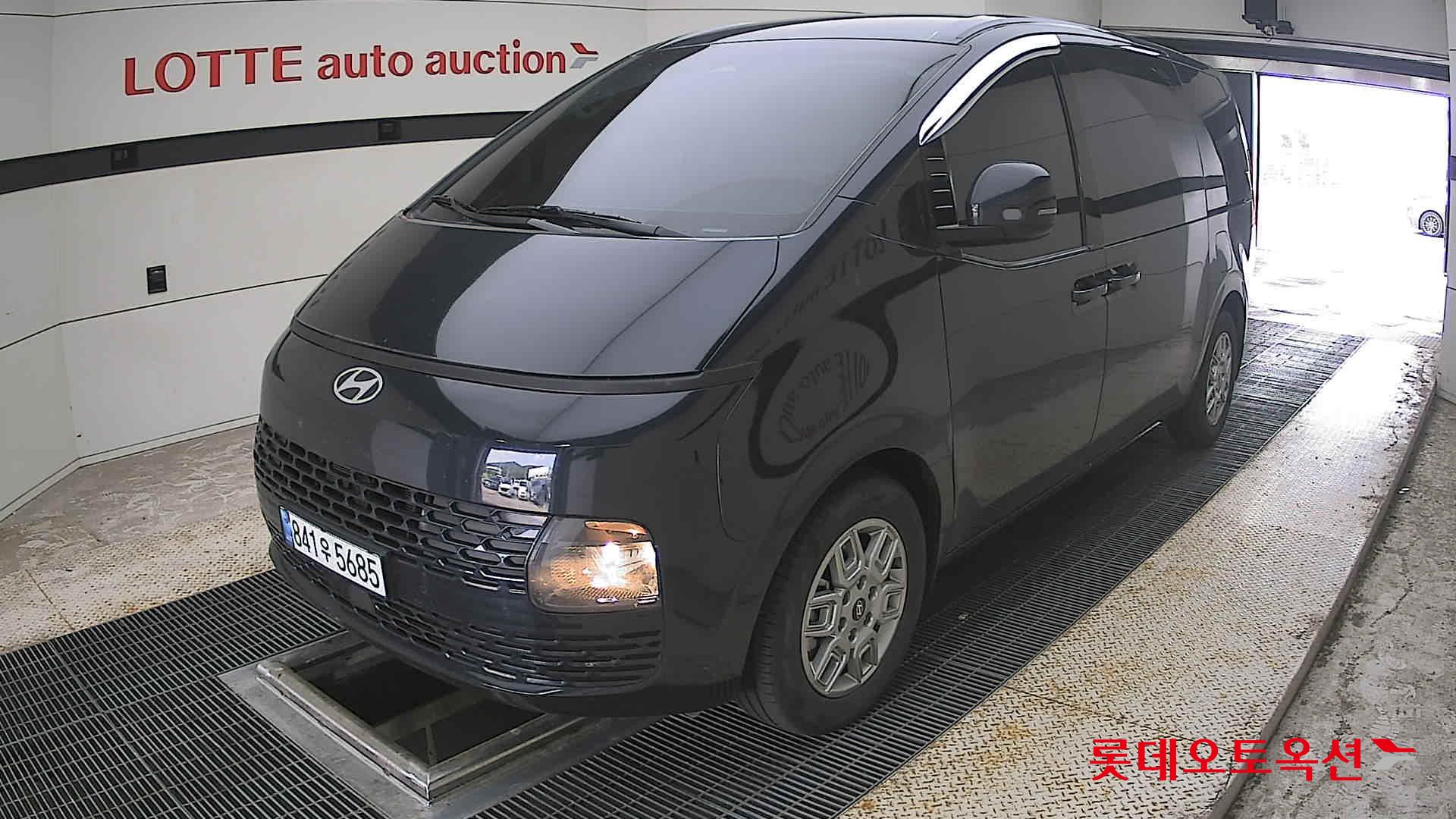2025 - hyundai staria