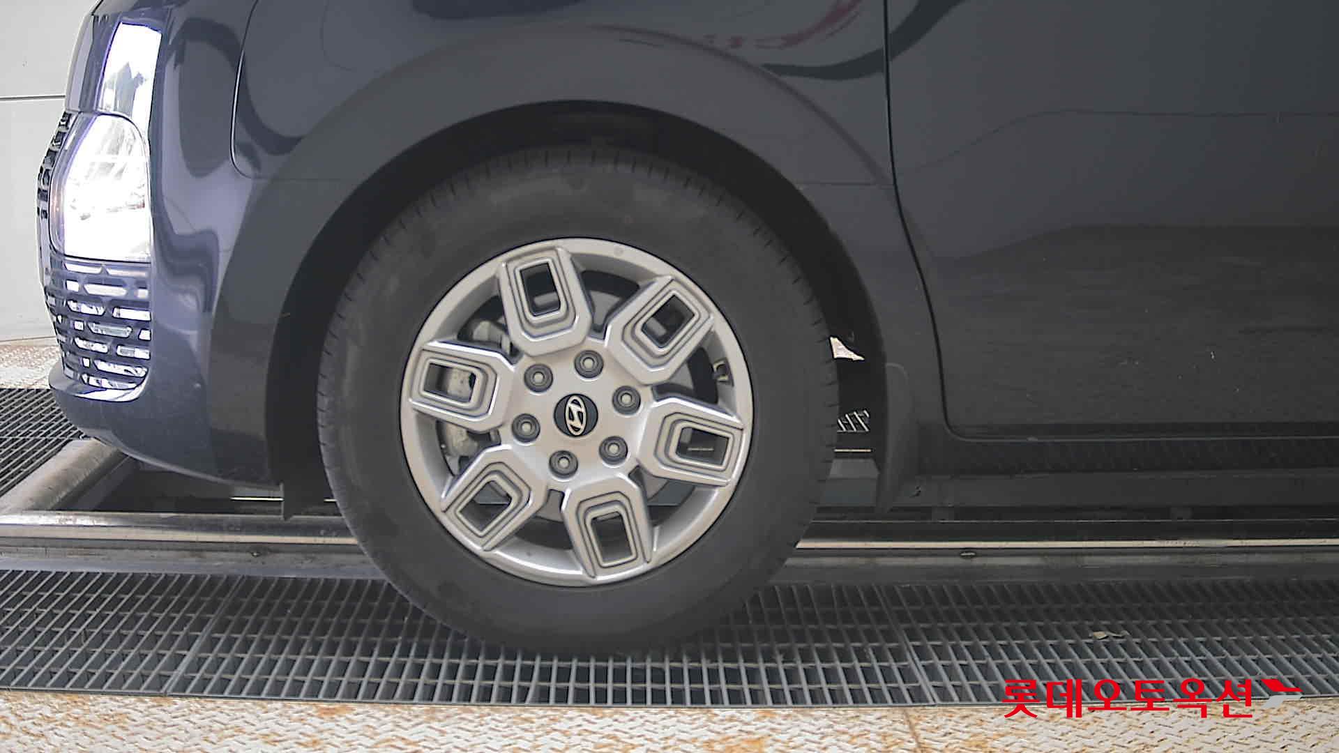 2025 - hyundai staria