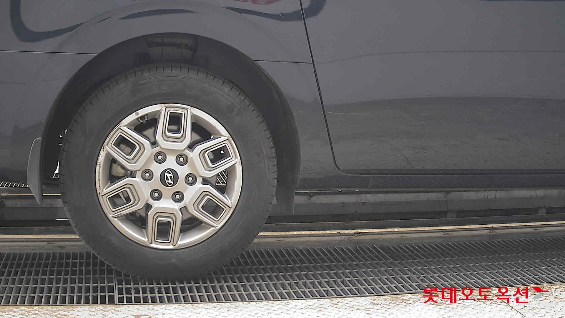 2025 - hyundai staria