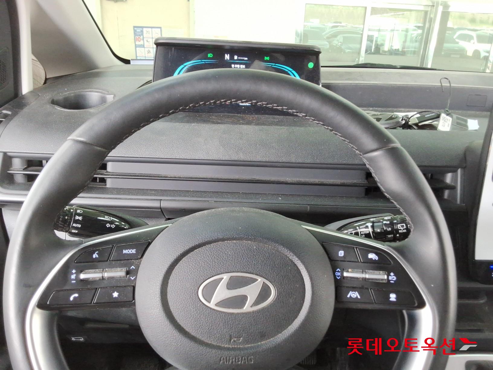 2025 - hyundai staria