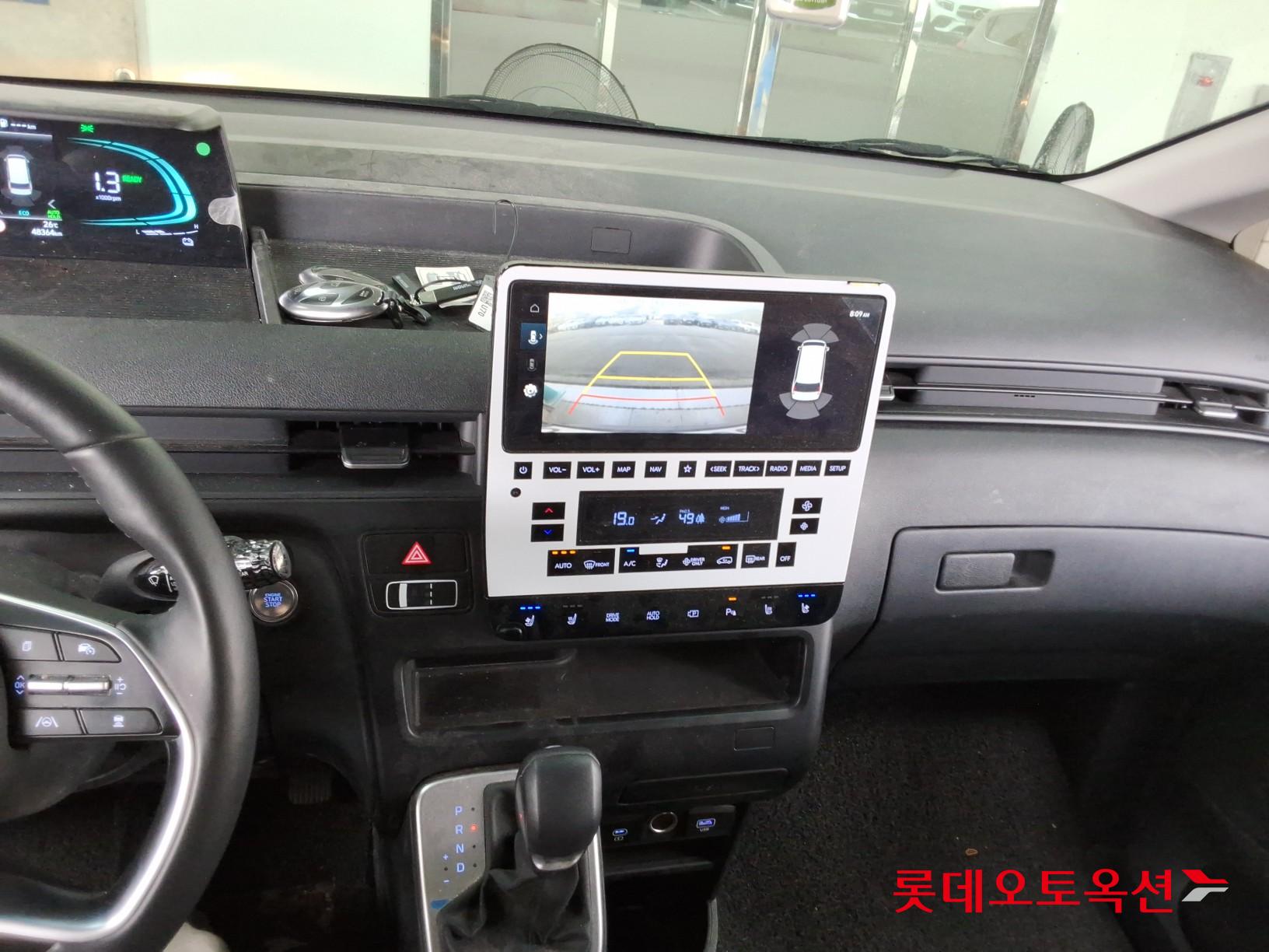 2025 - hyundai staria
