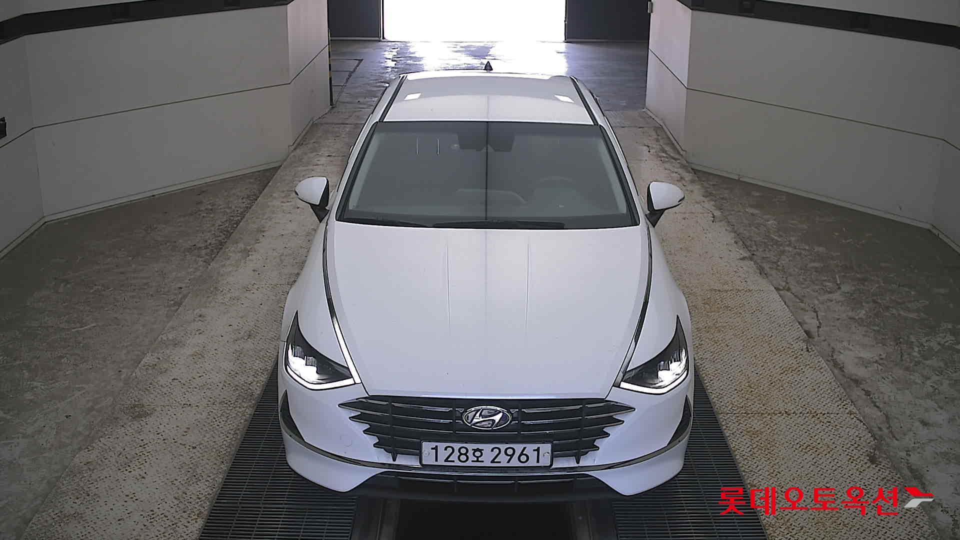 SONATA DN8 ()