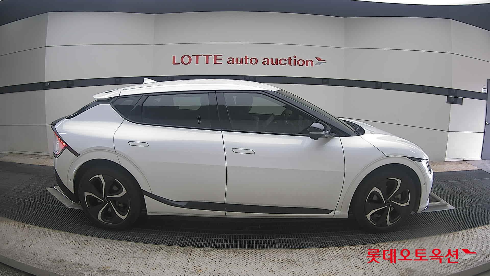 2022 - kia ev6