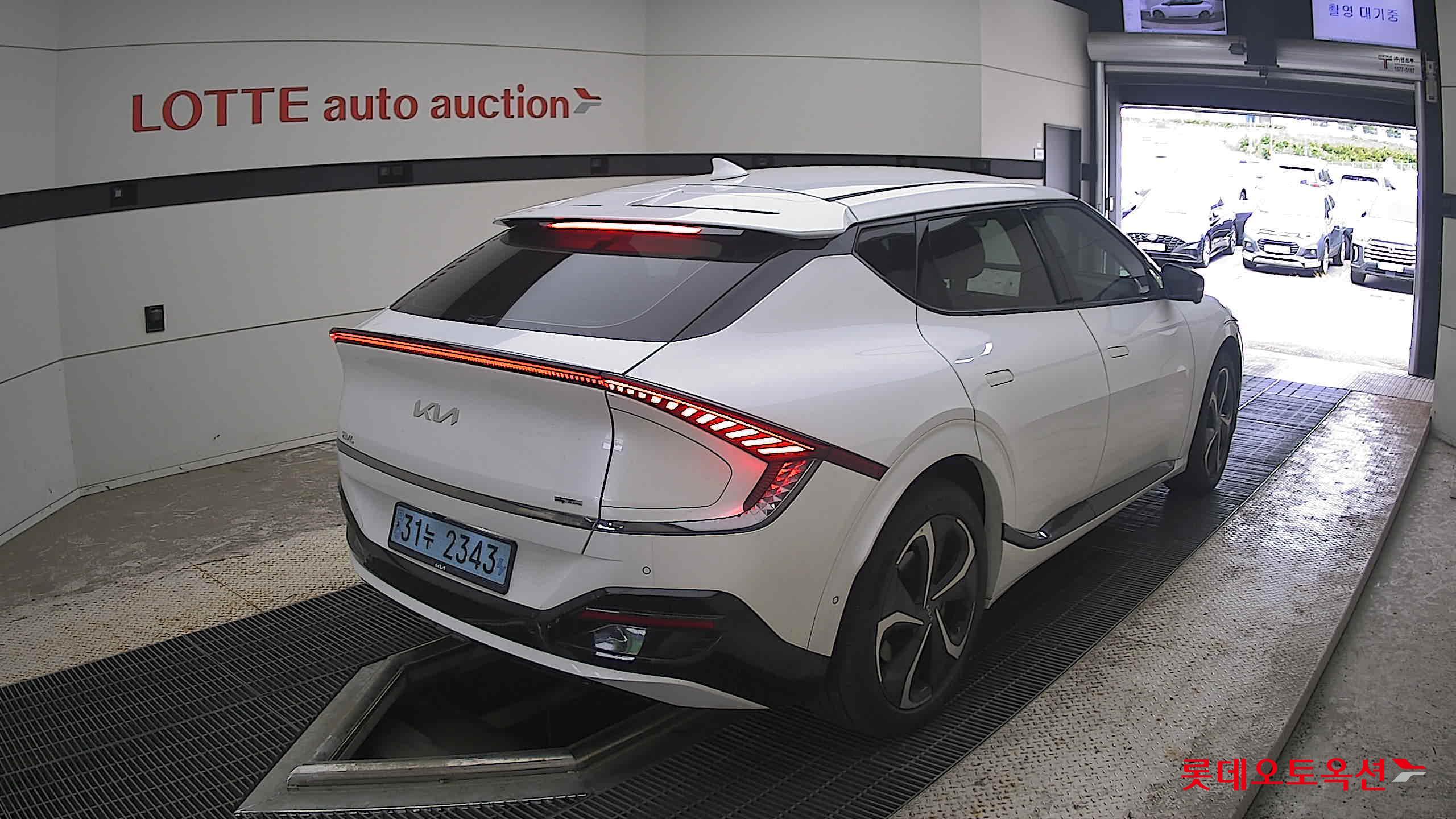 2022 - kia ev6