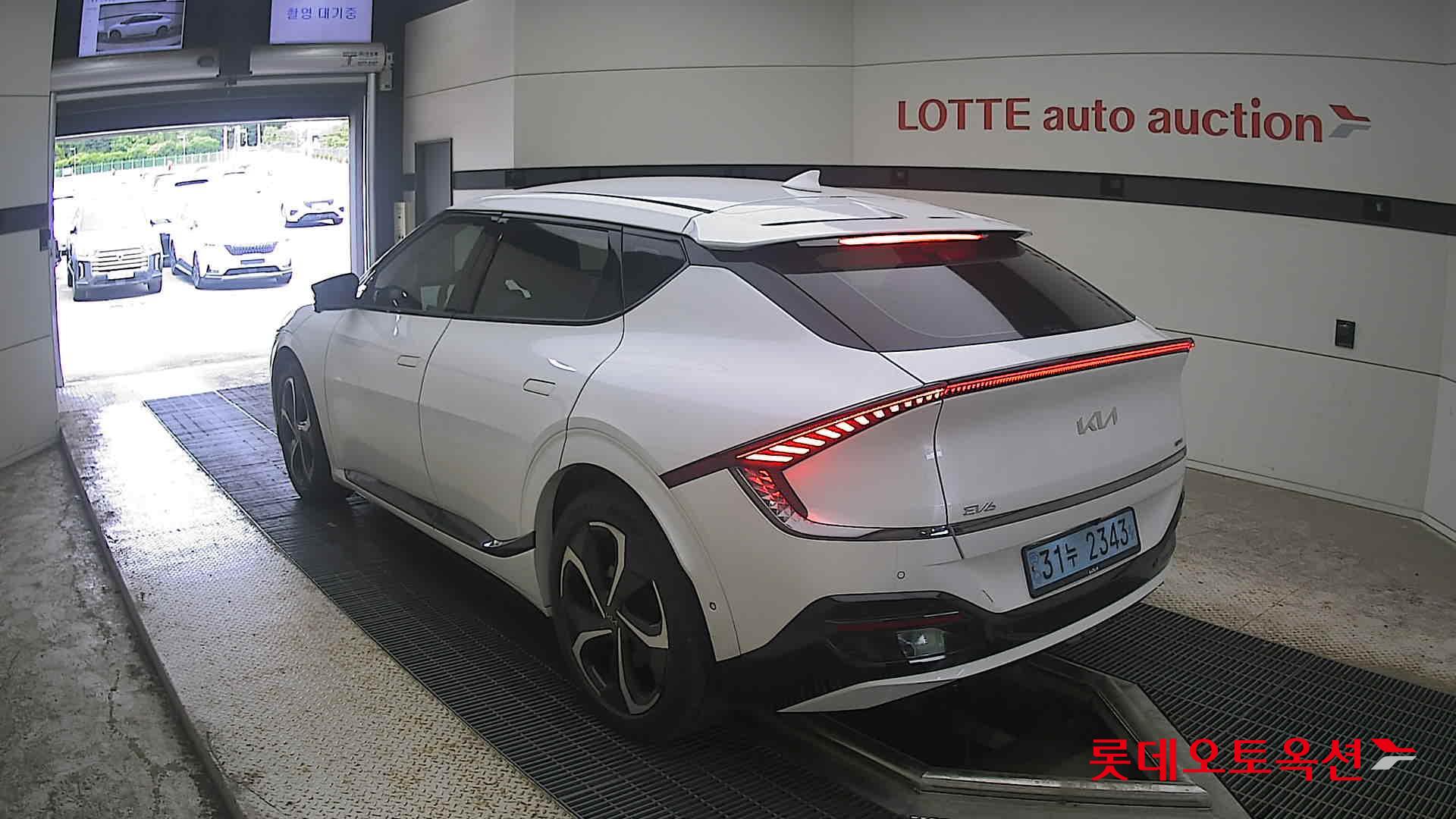 2022 - kia ev6