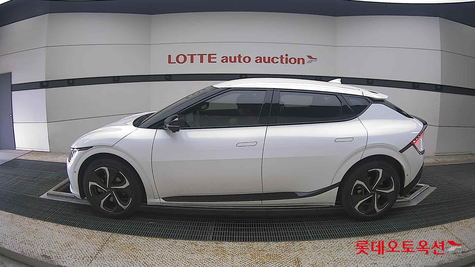2022 - kia ev6
