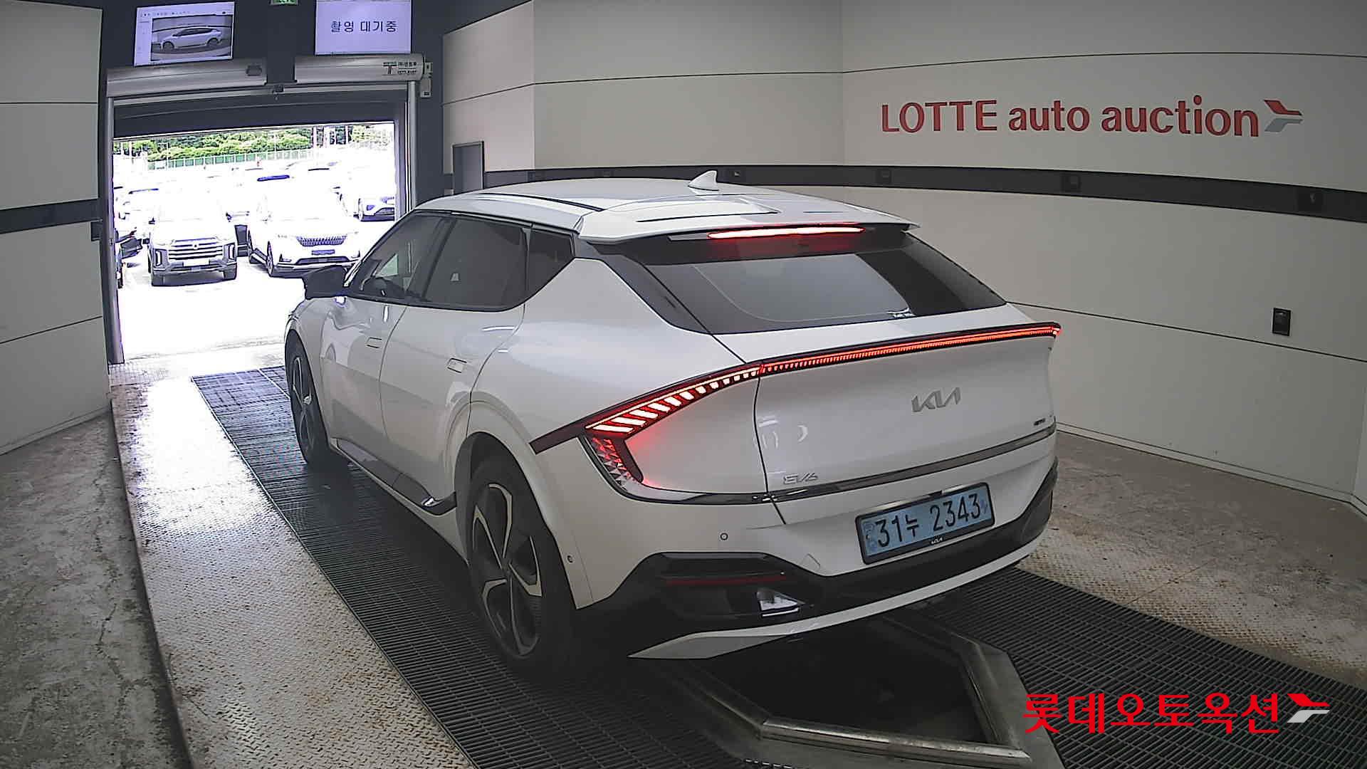 2022 - kia ev6