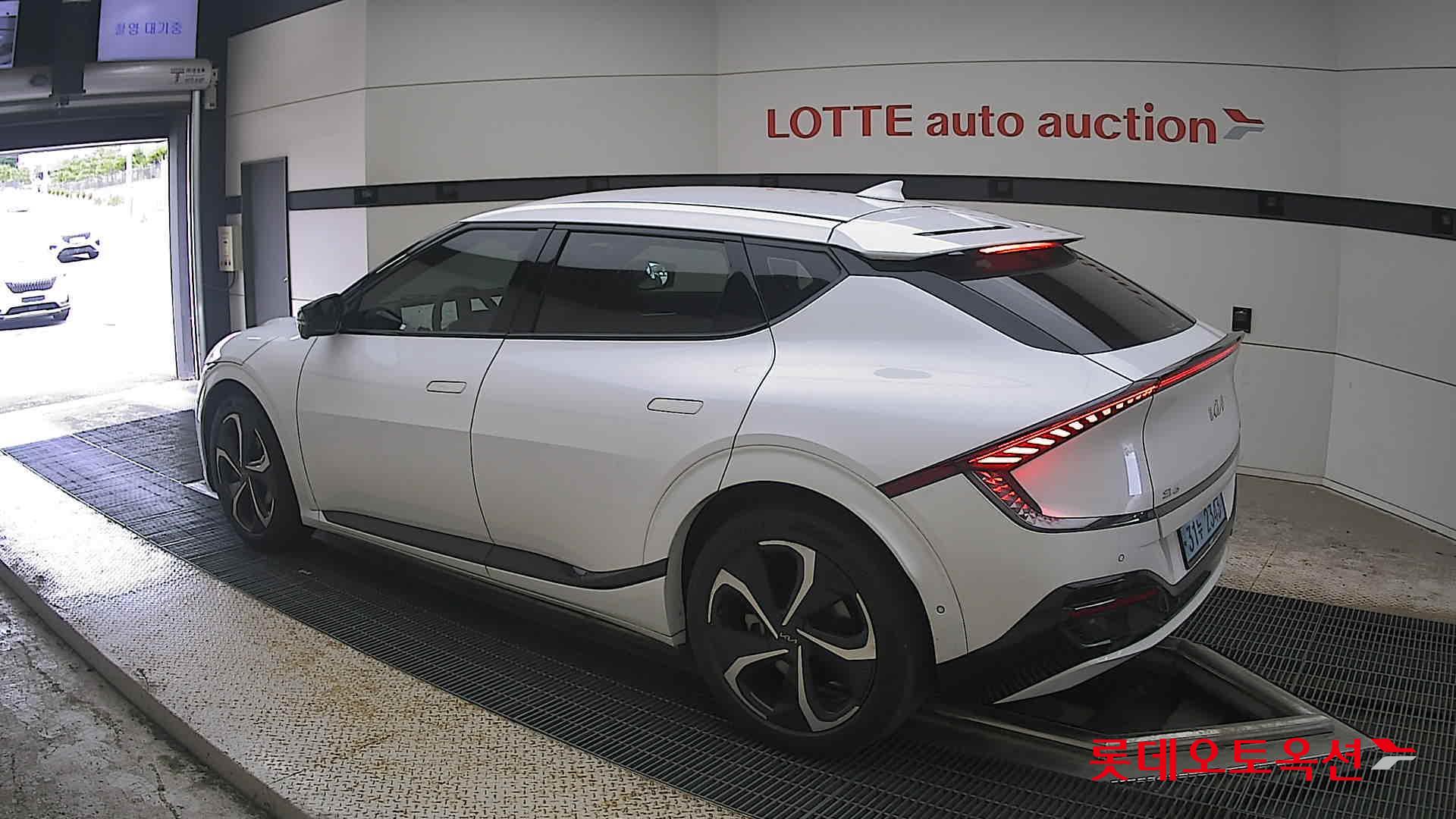 2022 - kia ev6