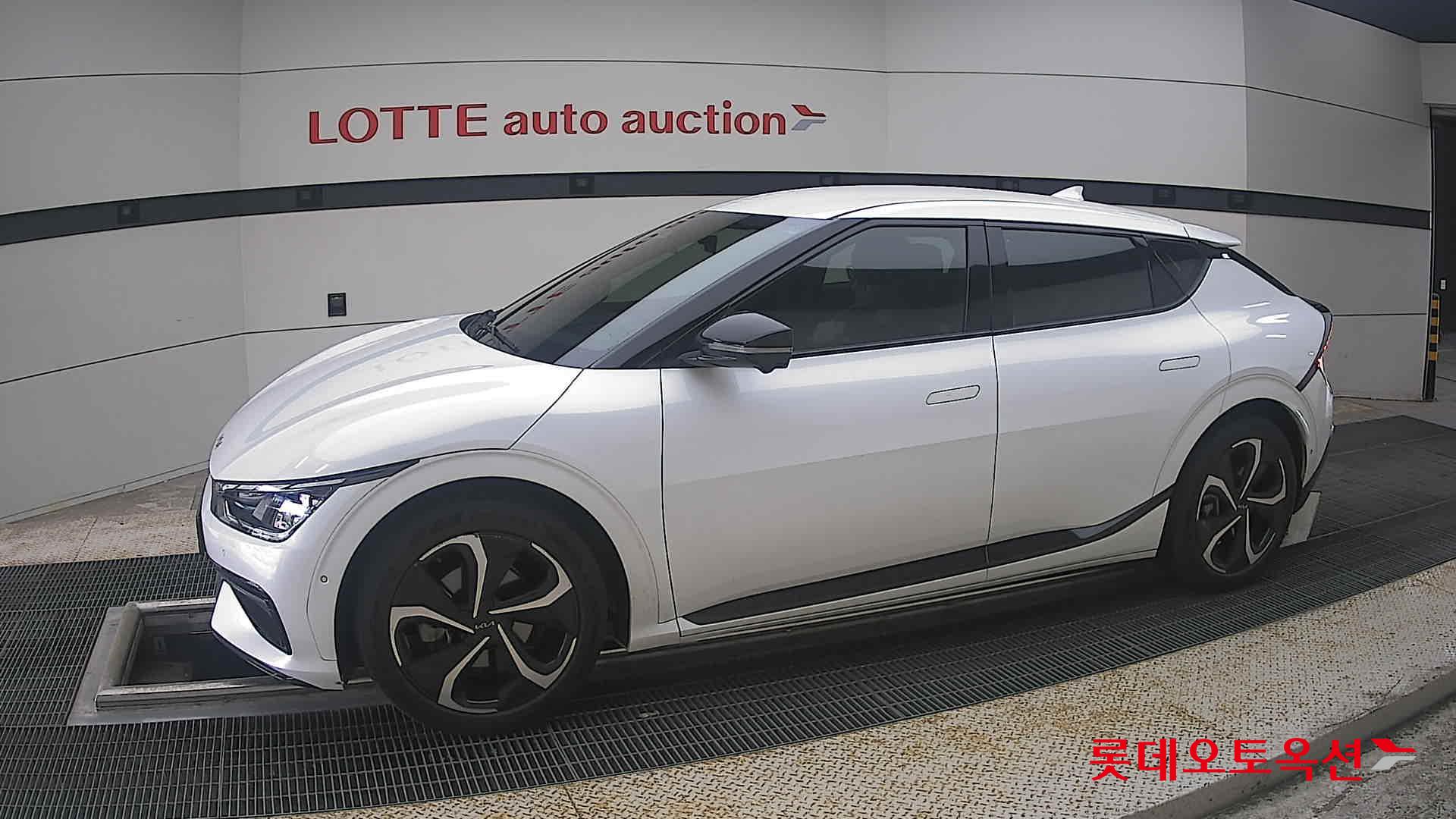 2022 - kia ev6