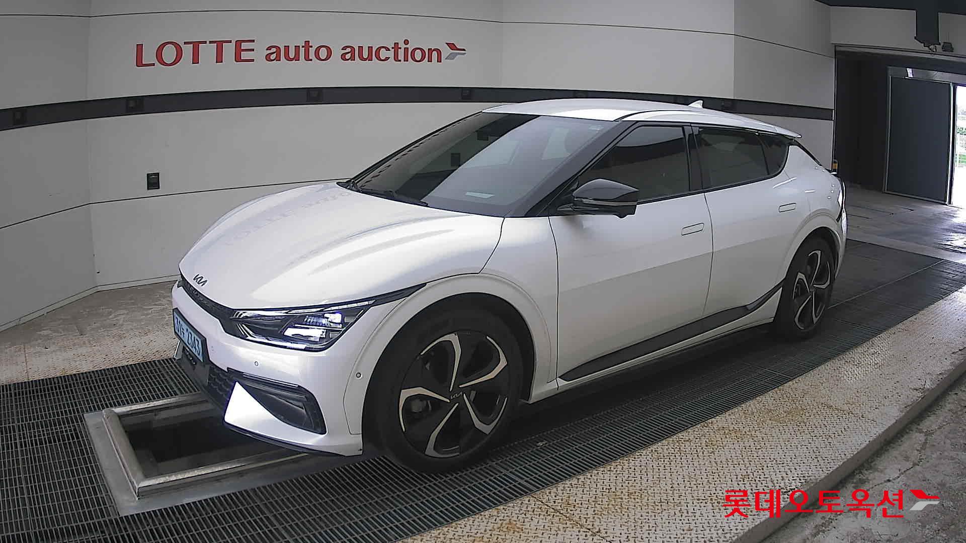 2022 - kia ev6