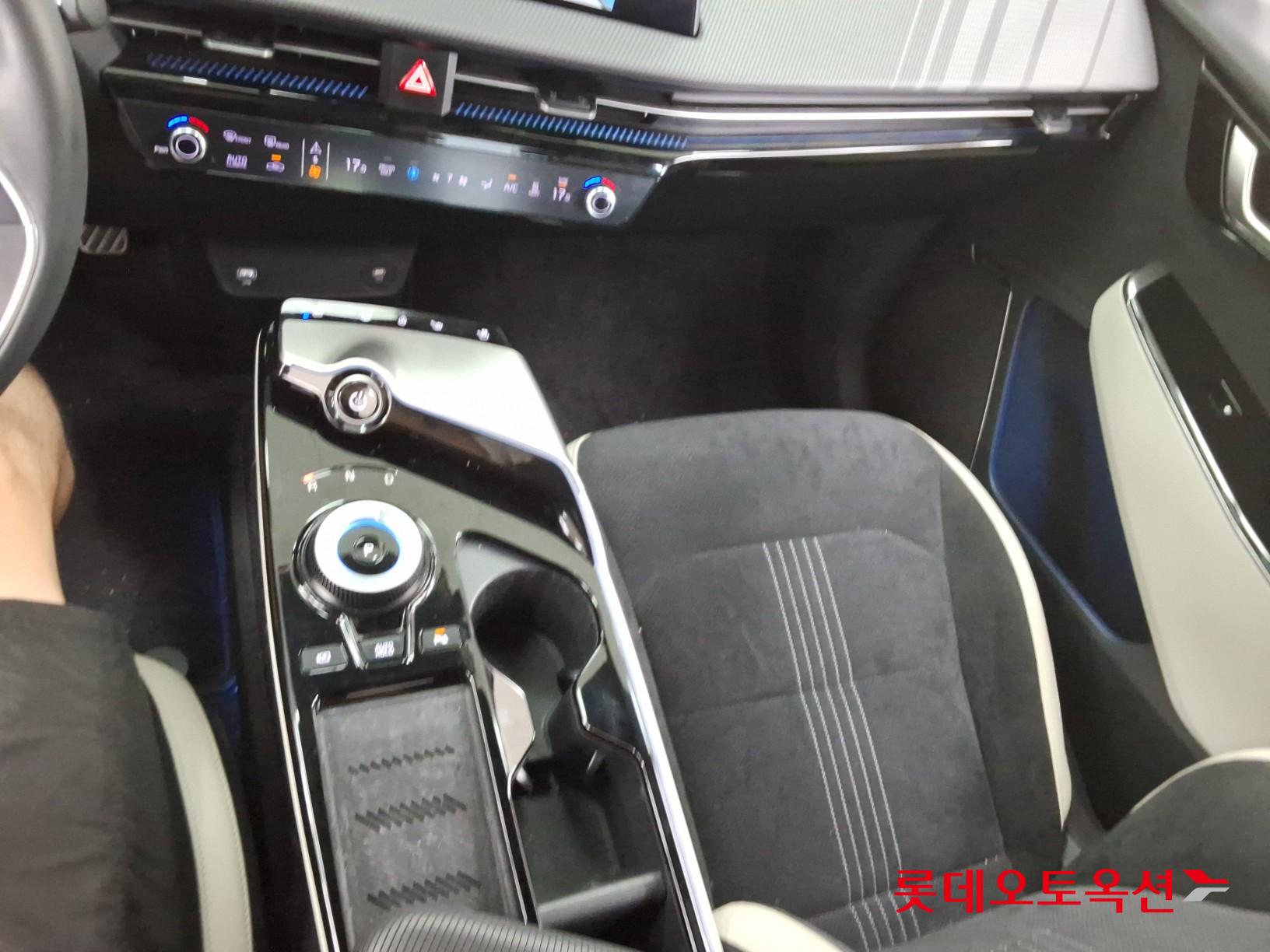 2022 - kia ev6