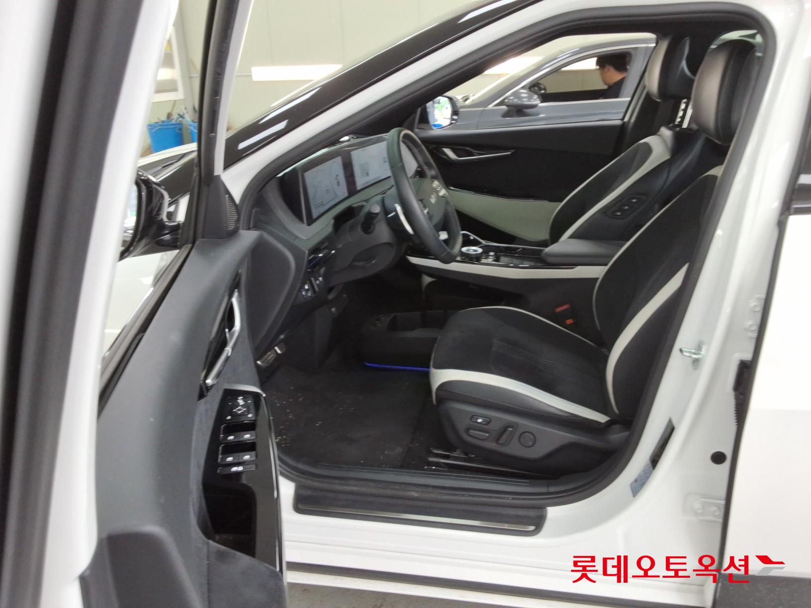 2022 - kia ev6