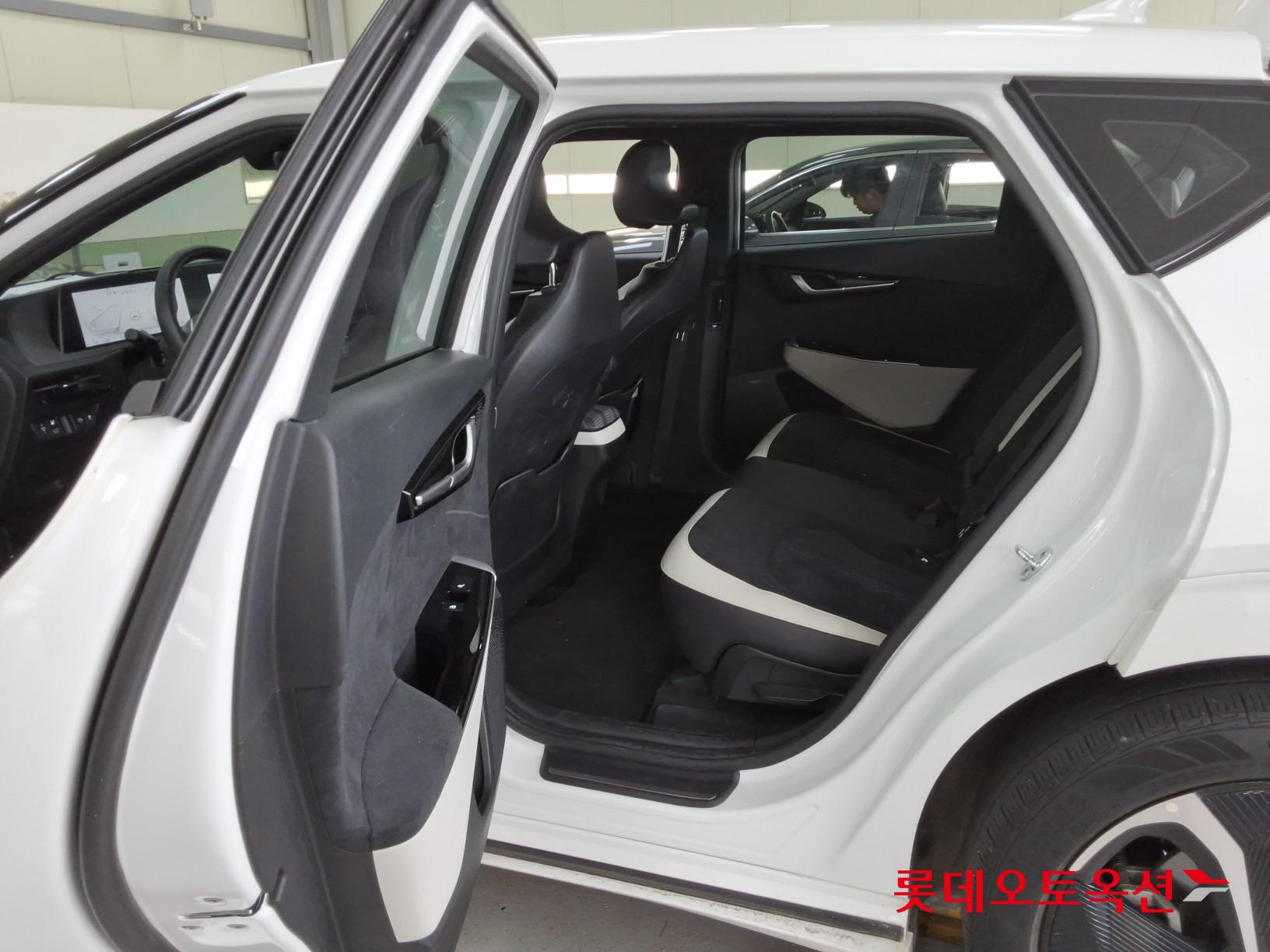 2022 - kia ev6