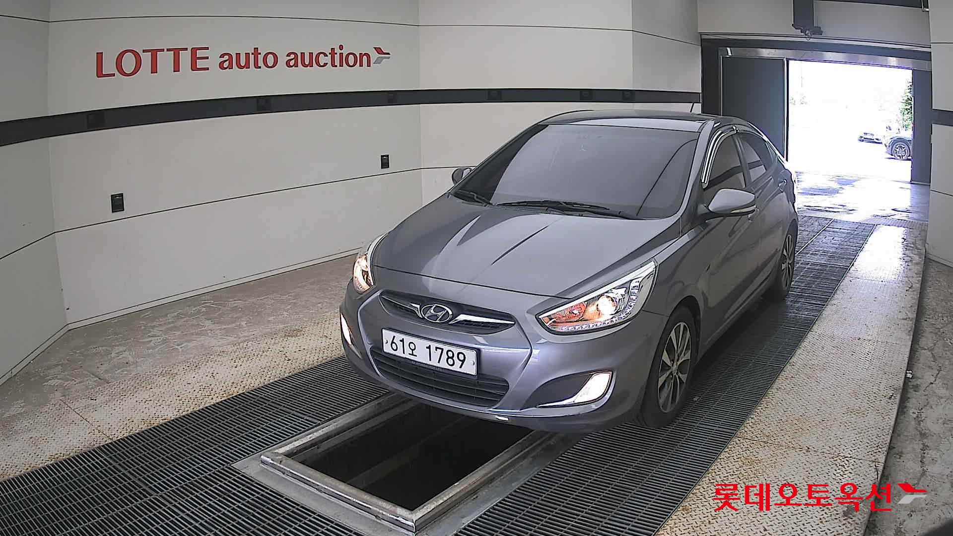 2014 - hyundai accent